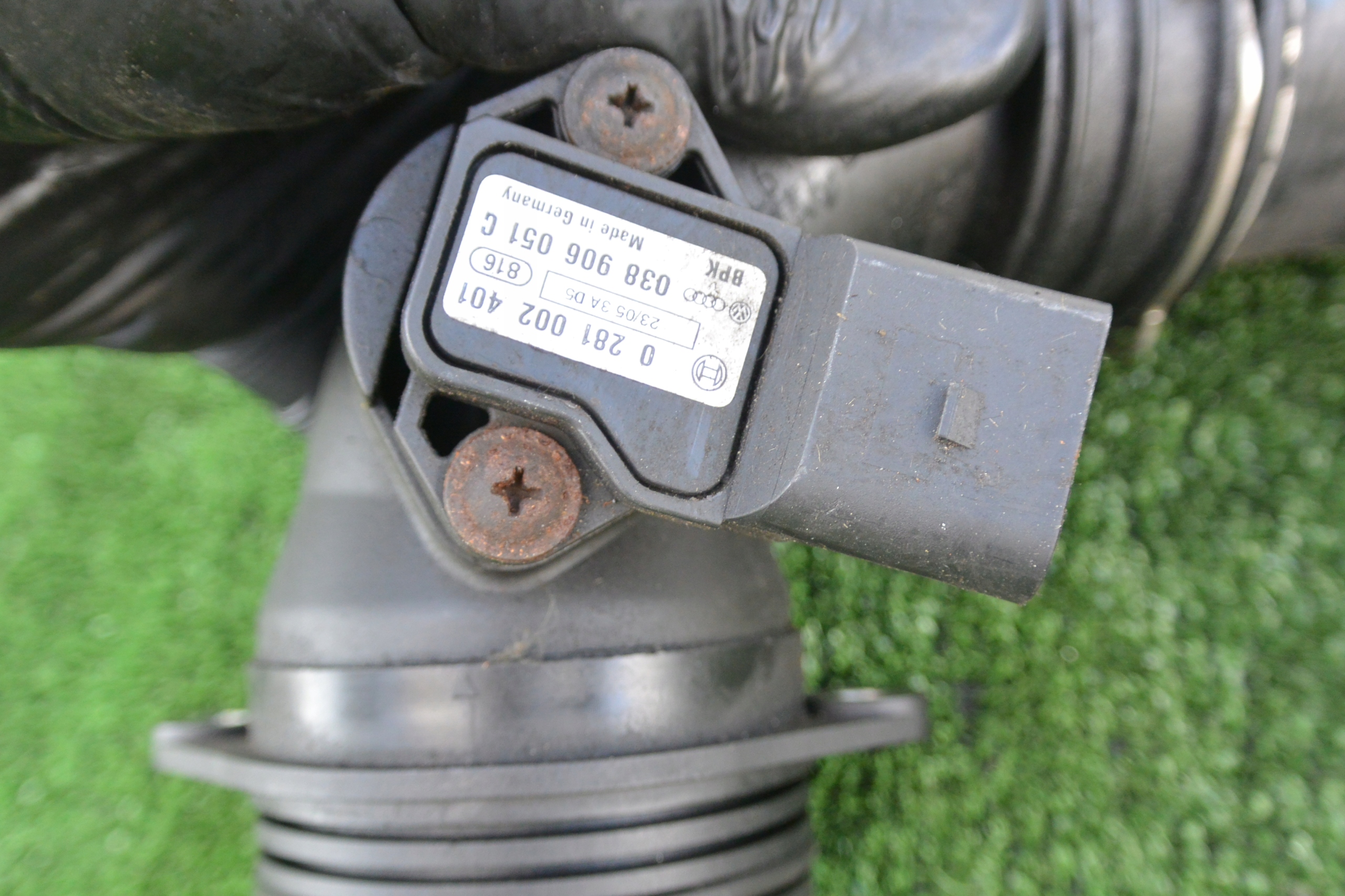 Schlauch rohr intercooler Sensor VW TOUAREG 7L 2.5 TDI