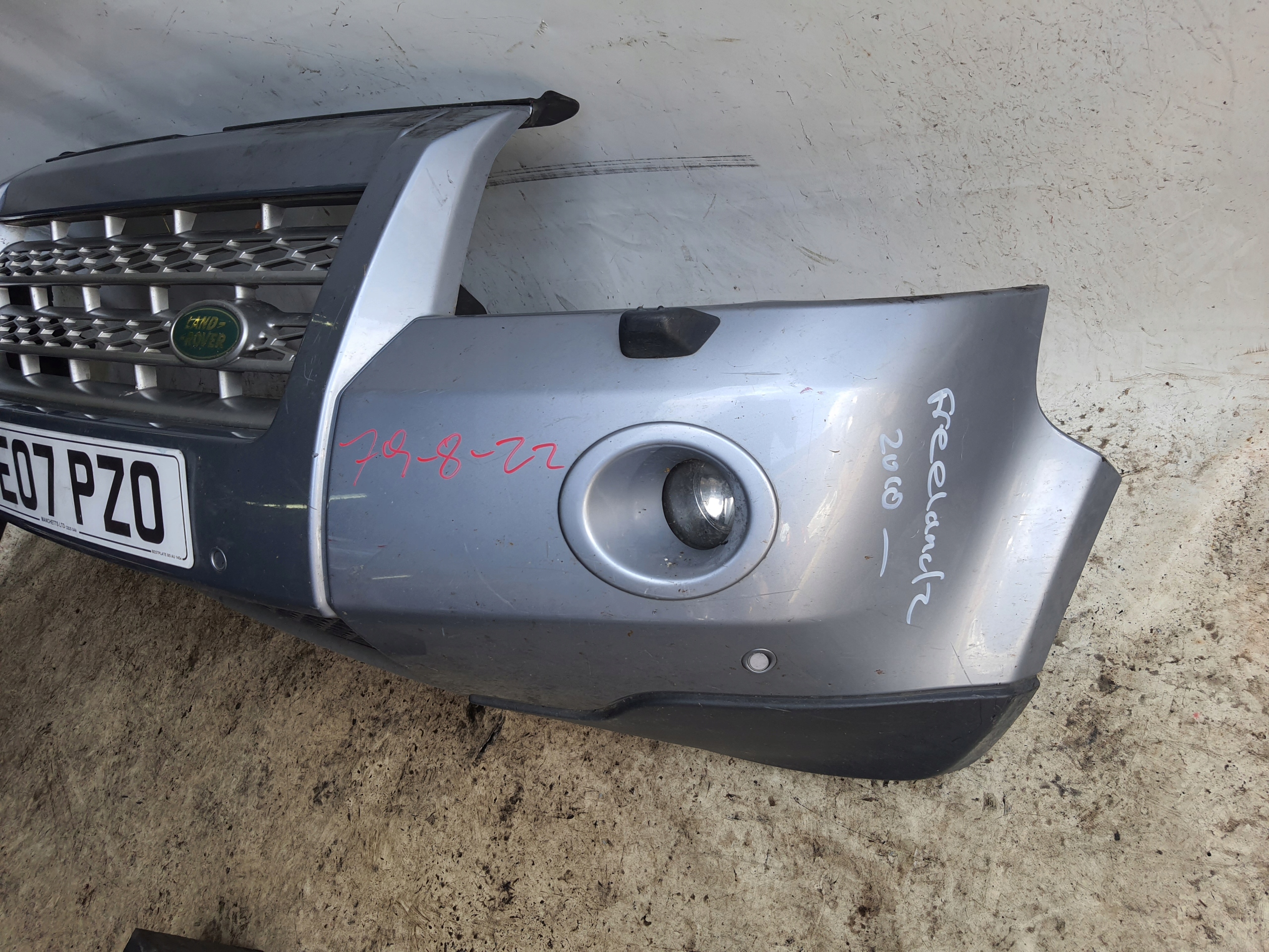 LAND ROVER FREELANDER II 06-11 bumper PDC + XENON