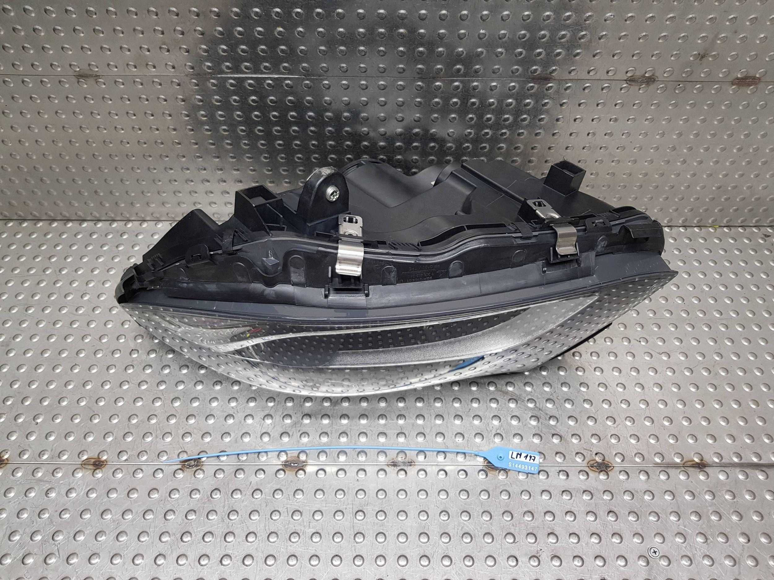 light REFLEKTOR left front H7 A2058200761 MERCEDES C-class W205