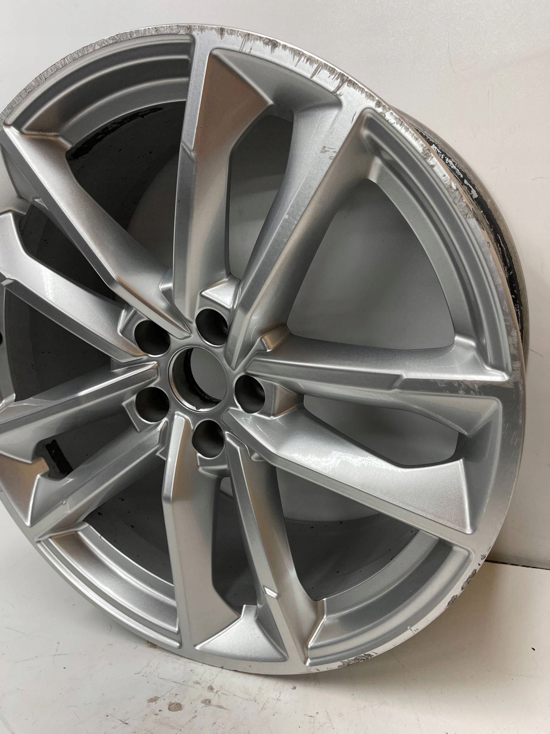 disk hliníkový Audi A7 A6 C8 4K8 8,5J X 20 ET30 4K8601025M