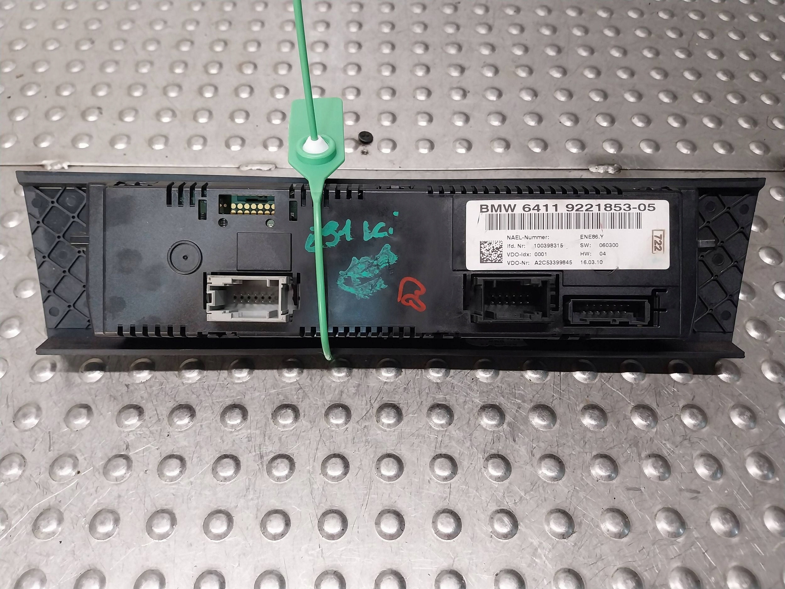 PANEL rešetka ventilacije klimatizacije 9221853 BMW E81 E82 E87 E90 E91 E92