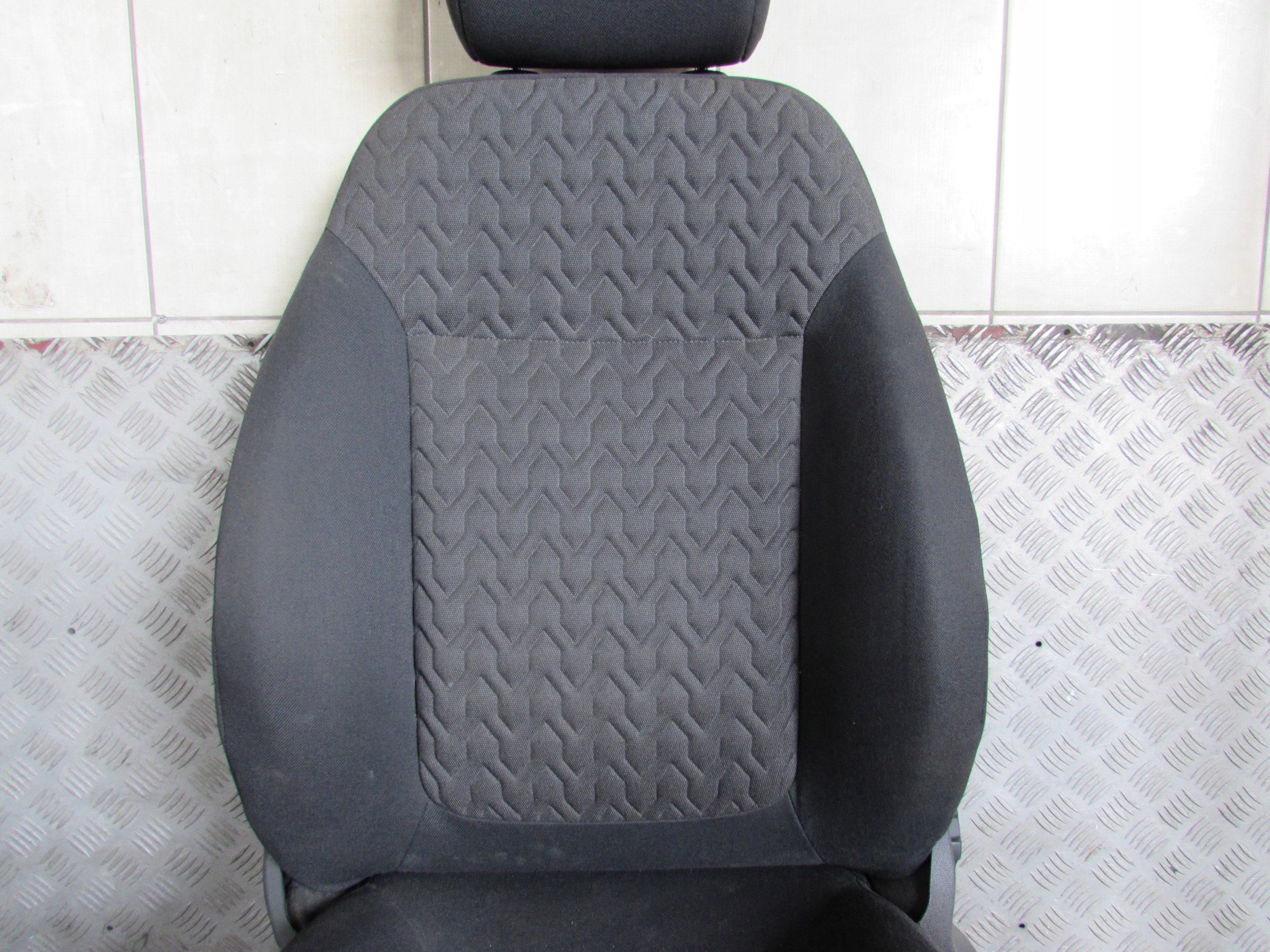 кресло передний левый opel CORSA d 06-11 r.