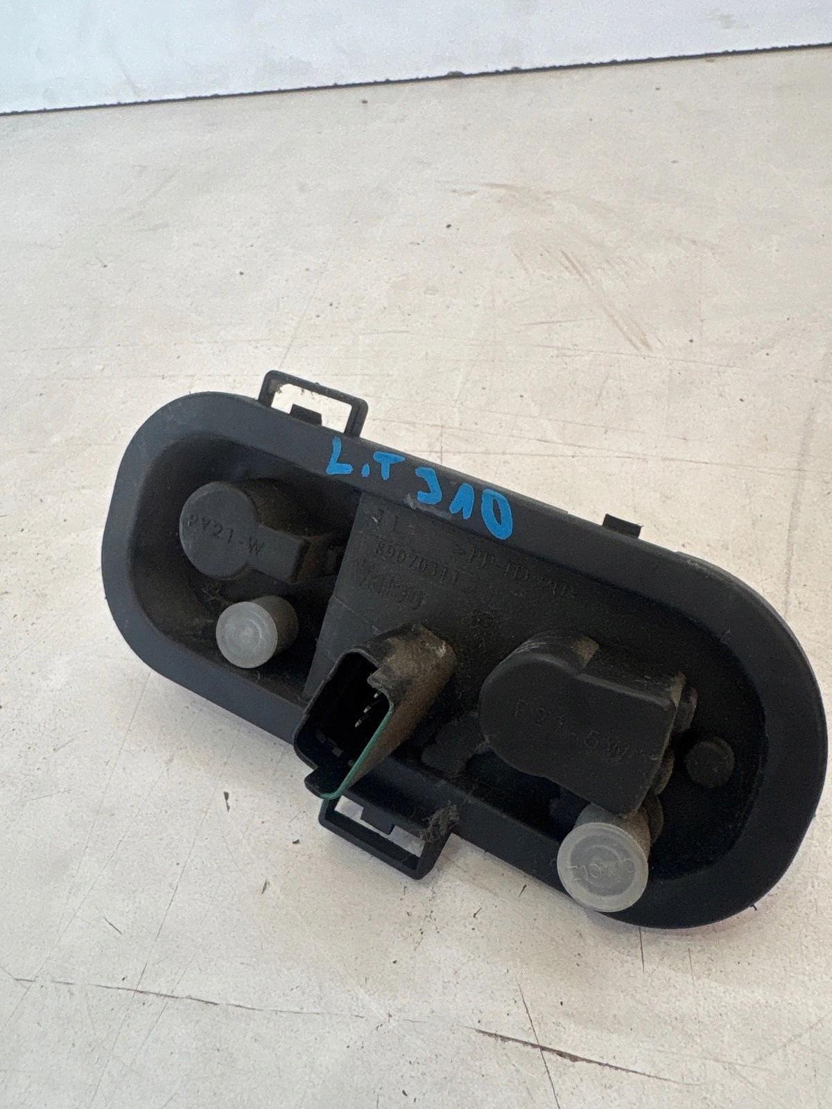 light housing rear part left Nissan Qashqai J10