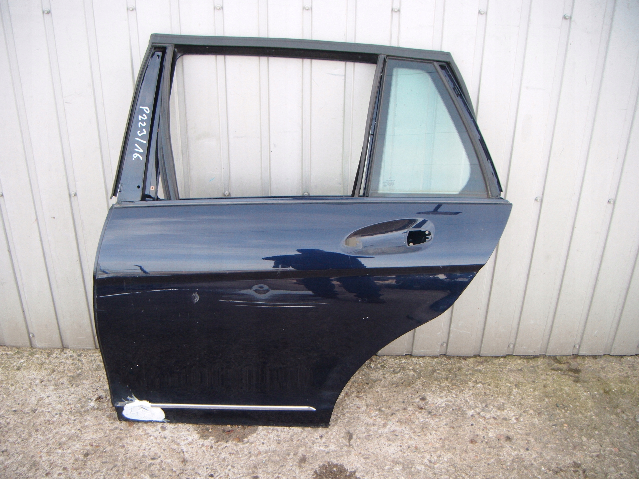 MERCEDES W204 KOMBI 07-14 DRZWI LEWY TYŁ