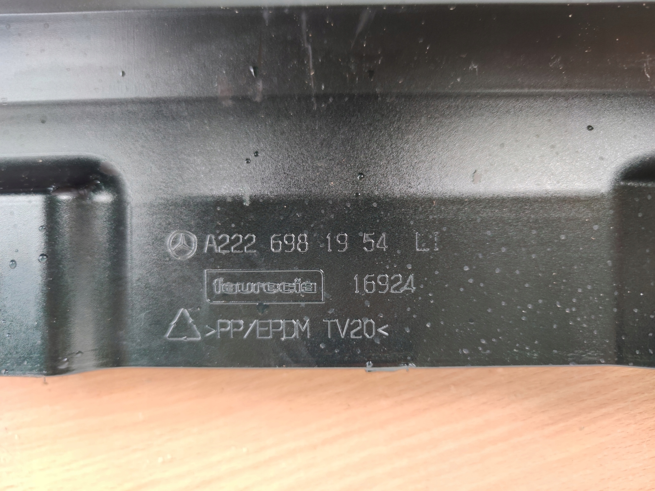 MERCEDES S-KLASA 222 LONG 6.3 6.5 AMG left moulding