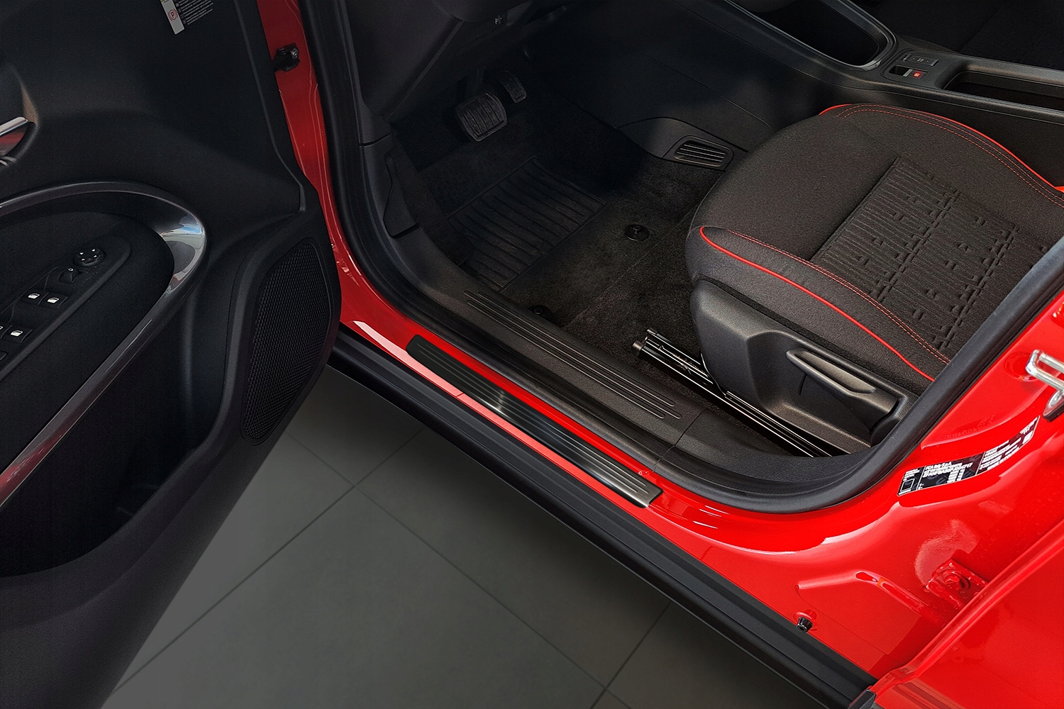 FIAT 600 2023- NAKŁADKI LISTWY PROGOWE PROGI Producent Avisa