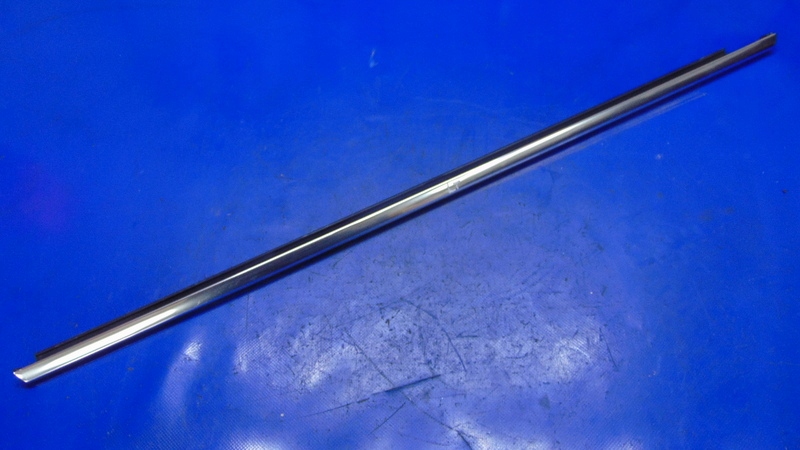 LISTWA ZGARNIAJĄCA CHROM LEWY TYŁ VW TOUAREG II 7P 10-17R