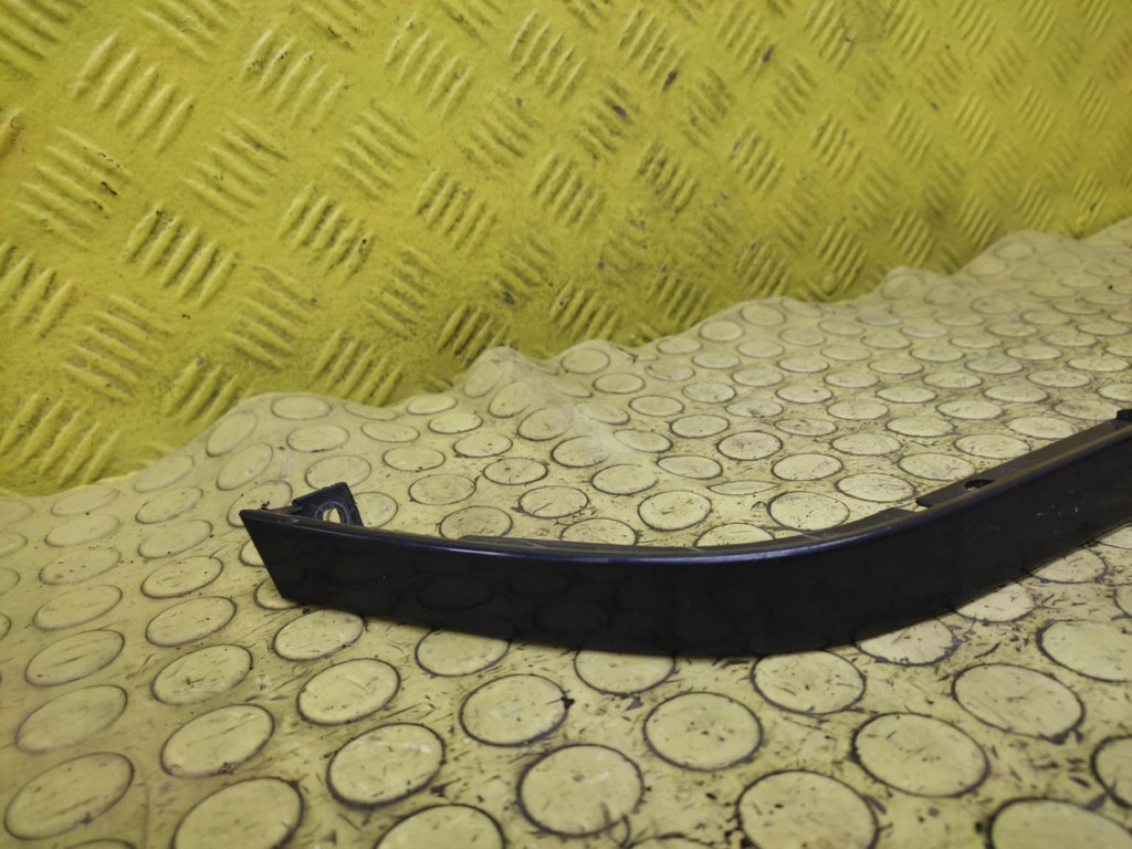 MERCEDES W202 moulding below REFLEKTOR right 2028260677
