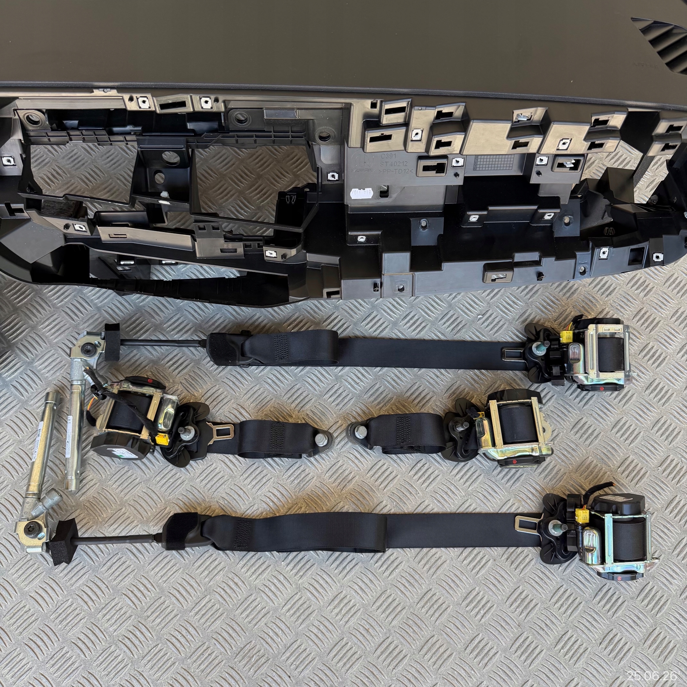 dashboard complete airbag console tension belts cockpit ALFA ROMEO JUNIOR 2025 ROK