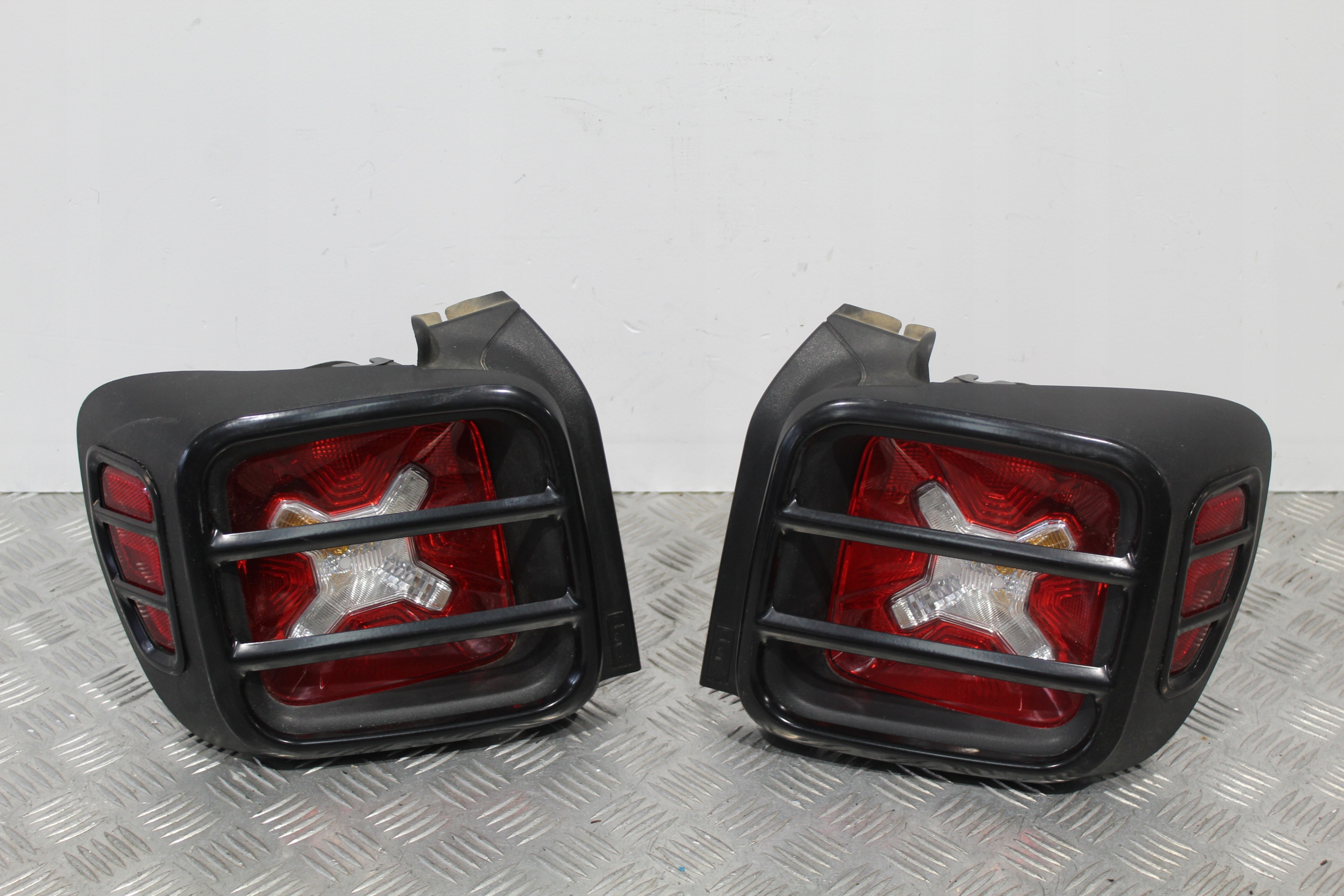 ФАРА ЛІВИЙ ЗАД. JEEP RENEGADE РЕСТАЙЛІНГ 52109469