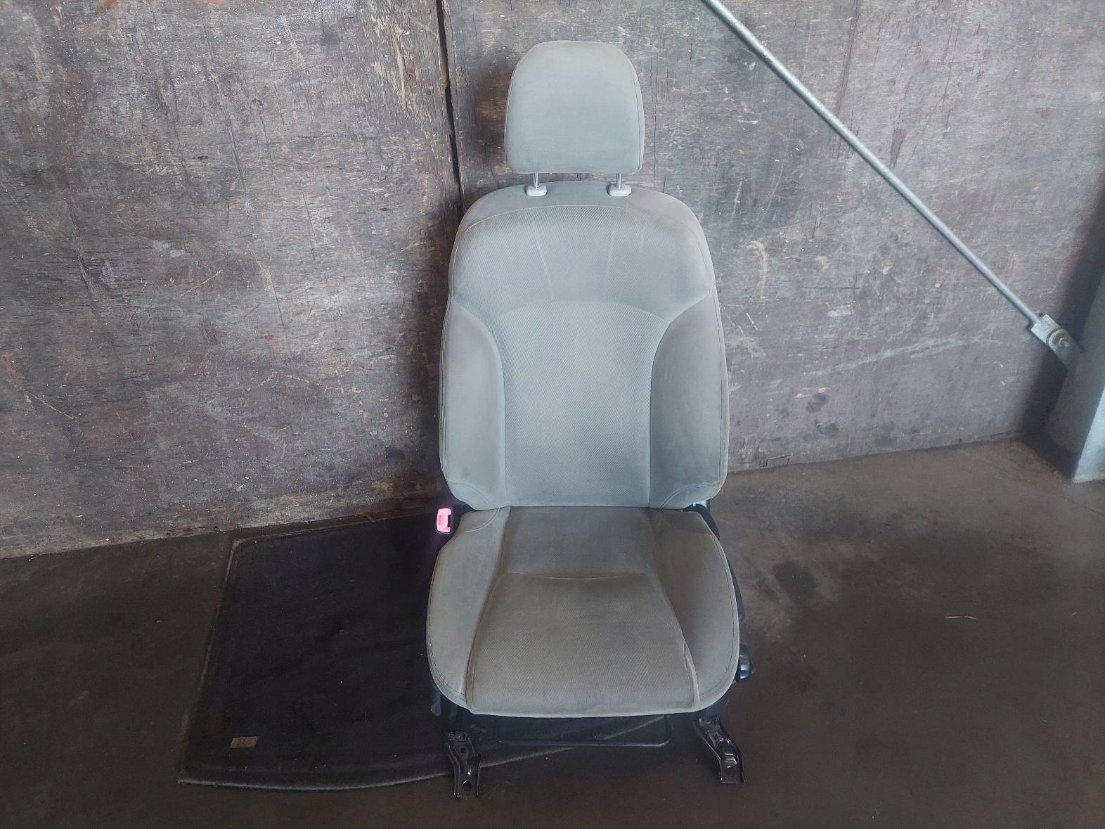 sedačka levý předek LEXUS IS II