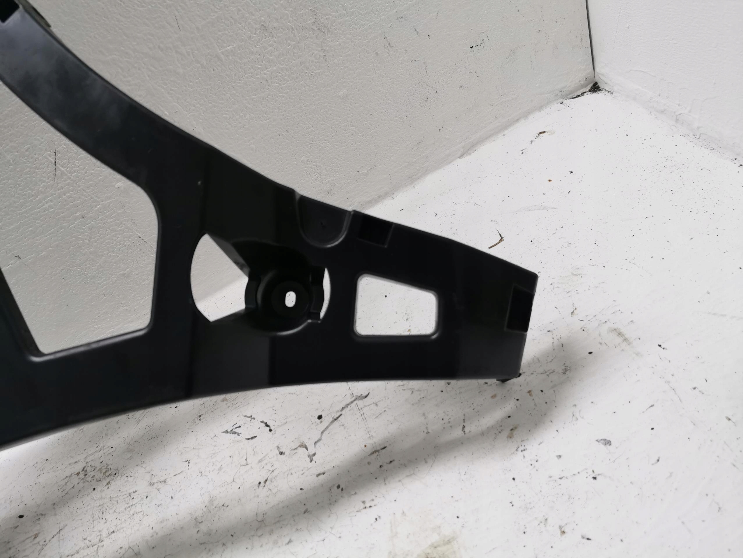 bumper bracket right rear part RENAULT MEGANE III 08-16