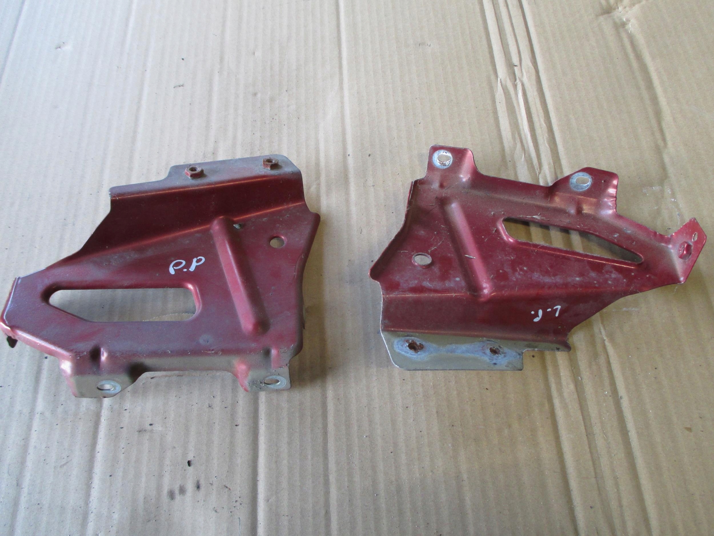 FIAT IDEA 03-10 MOCOWANIE BŁOTNIKA PRZEDNIEGO LEWE