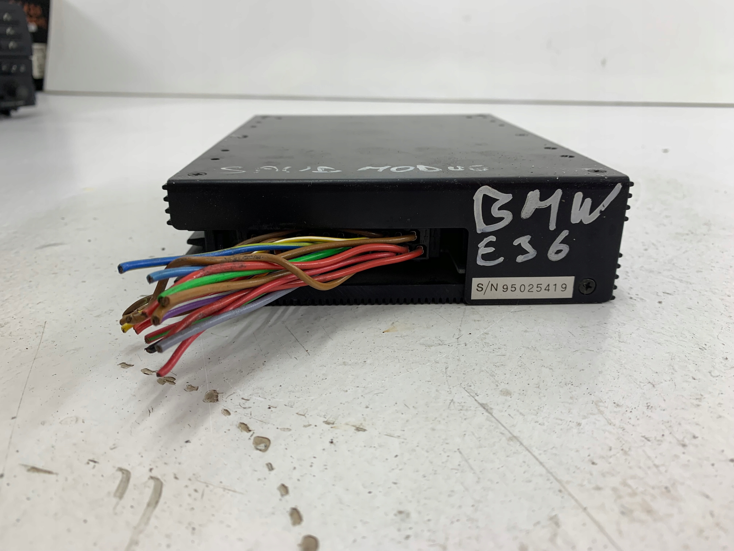 BMW E36 amplifier RADIA 9404272 AM-V4200 M PAKIET