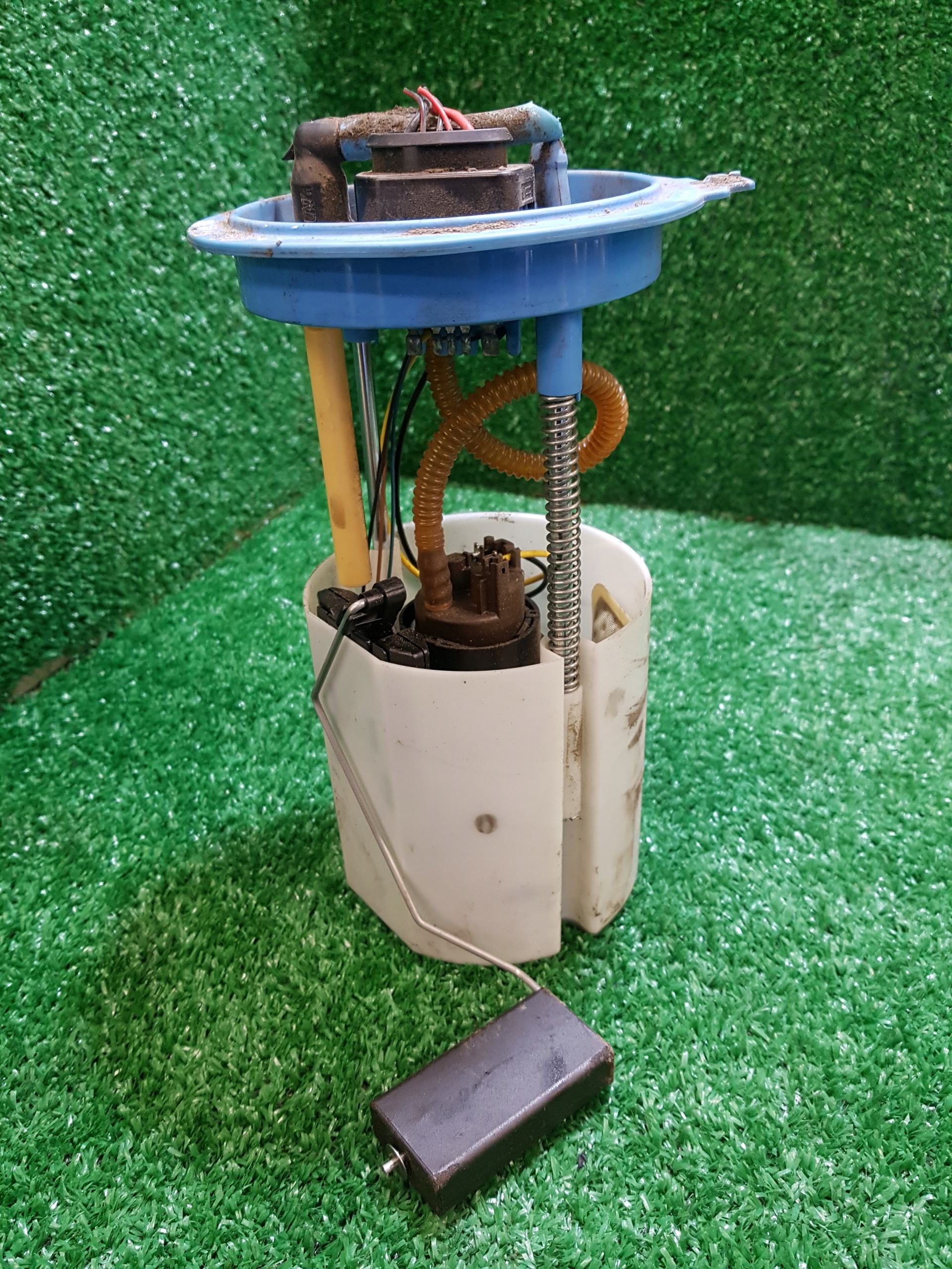feed pump VOLKSWAGEN GOLF 5 plus 1.4B
