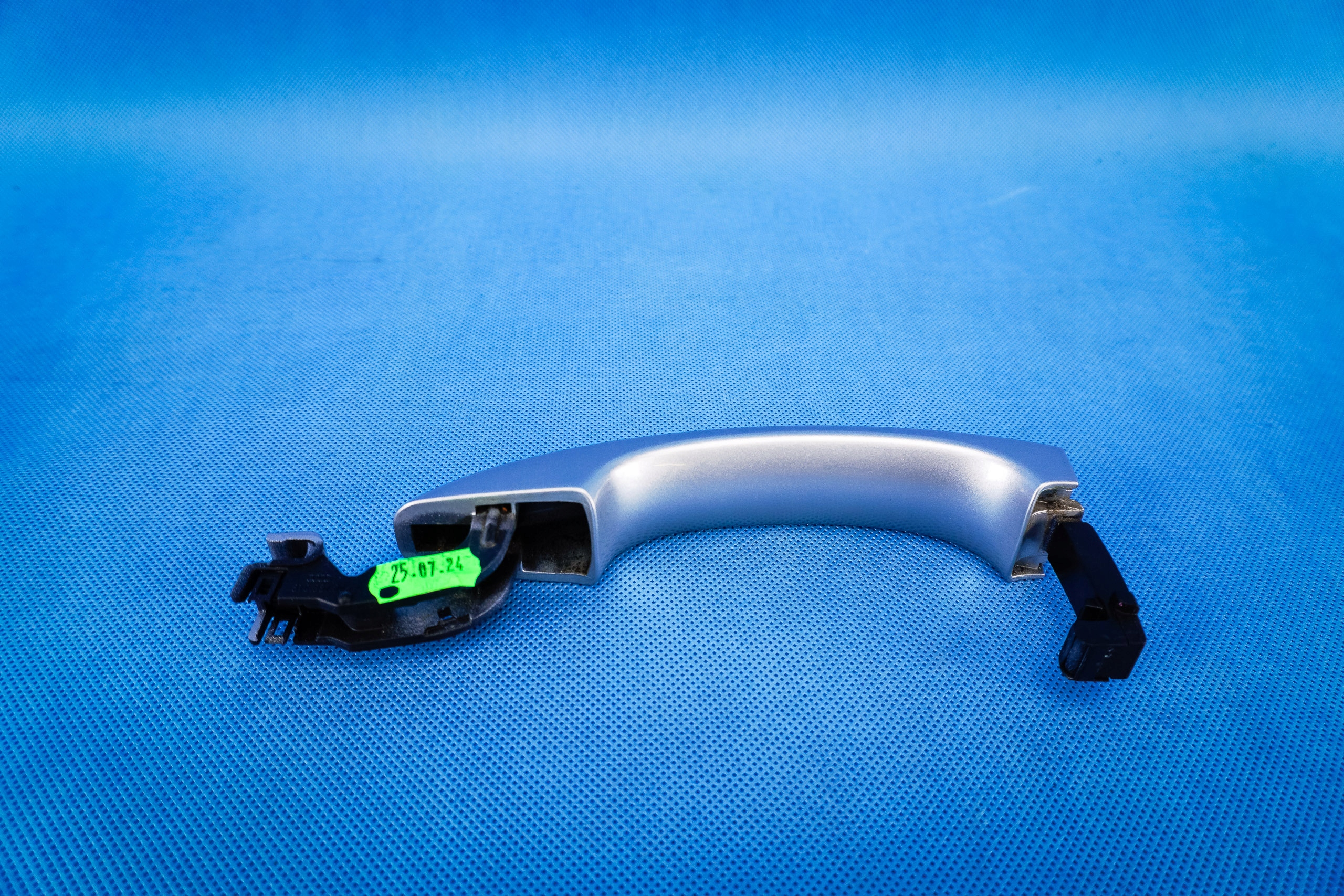 handle exterior front rear part left right Audi A1 A4 8K A5 8T 8T0837205A LZ7G