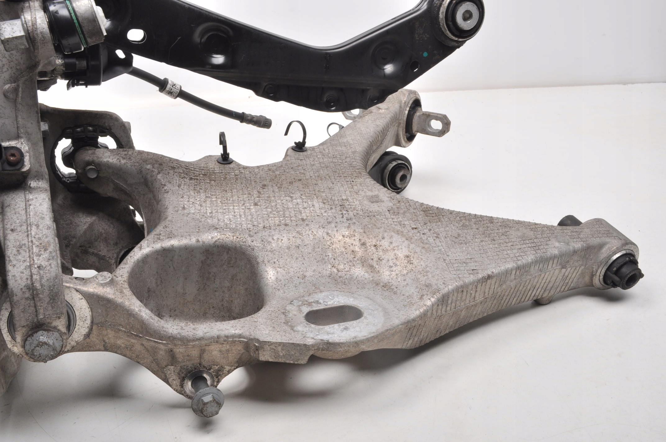 VOLVO XC60 II XC90 ZAWIESZENIE TYŁ TYLNE PRAWA STRONA WAHACZ ZWROTNICA Typ samochodu Samochody osobowe