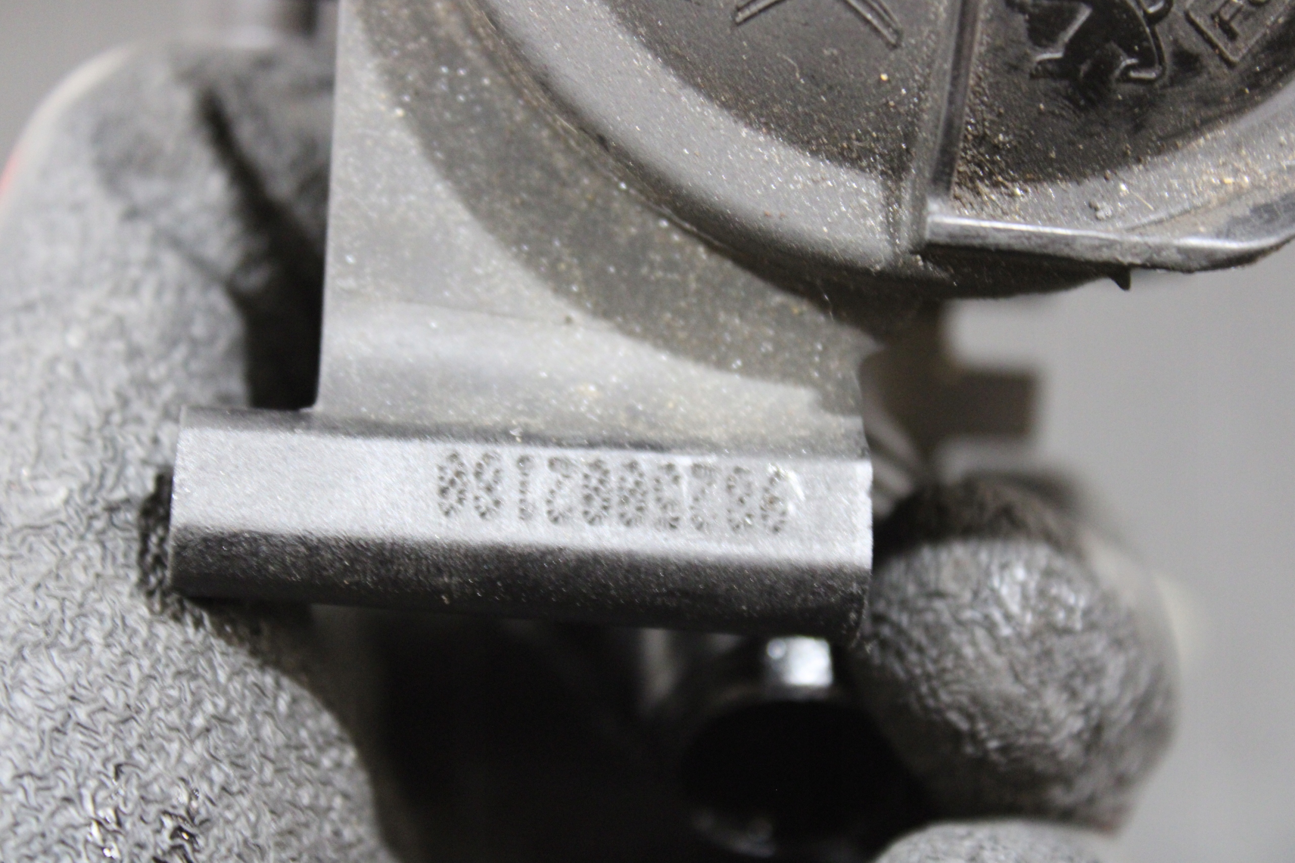 water pump CITROEN C5 AIRCROSS 9825002180