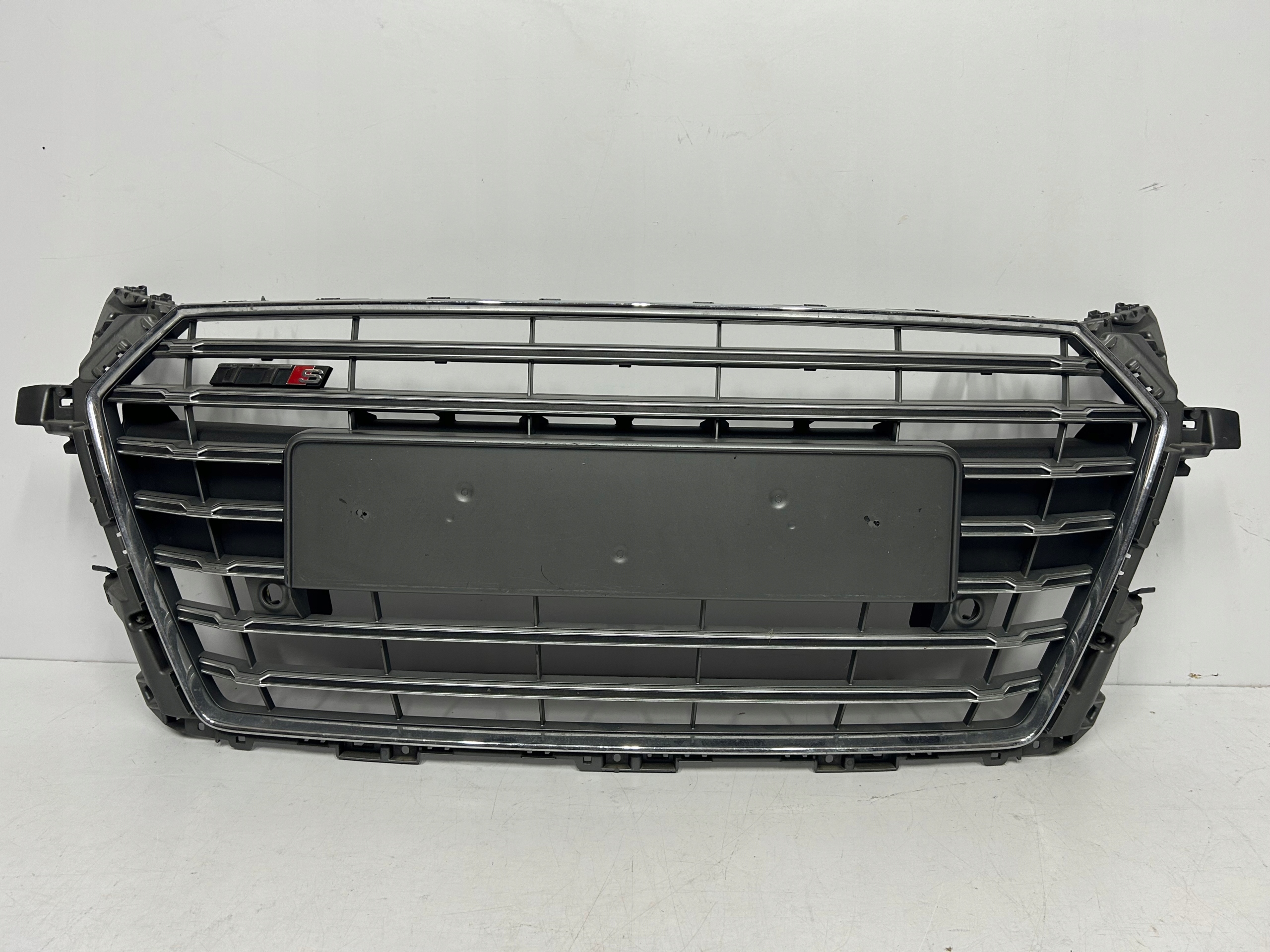 maska Audi TT TTS 8S 8S0853651A