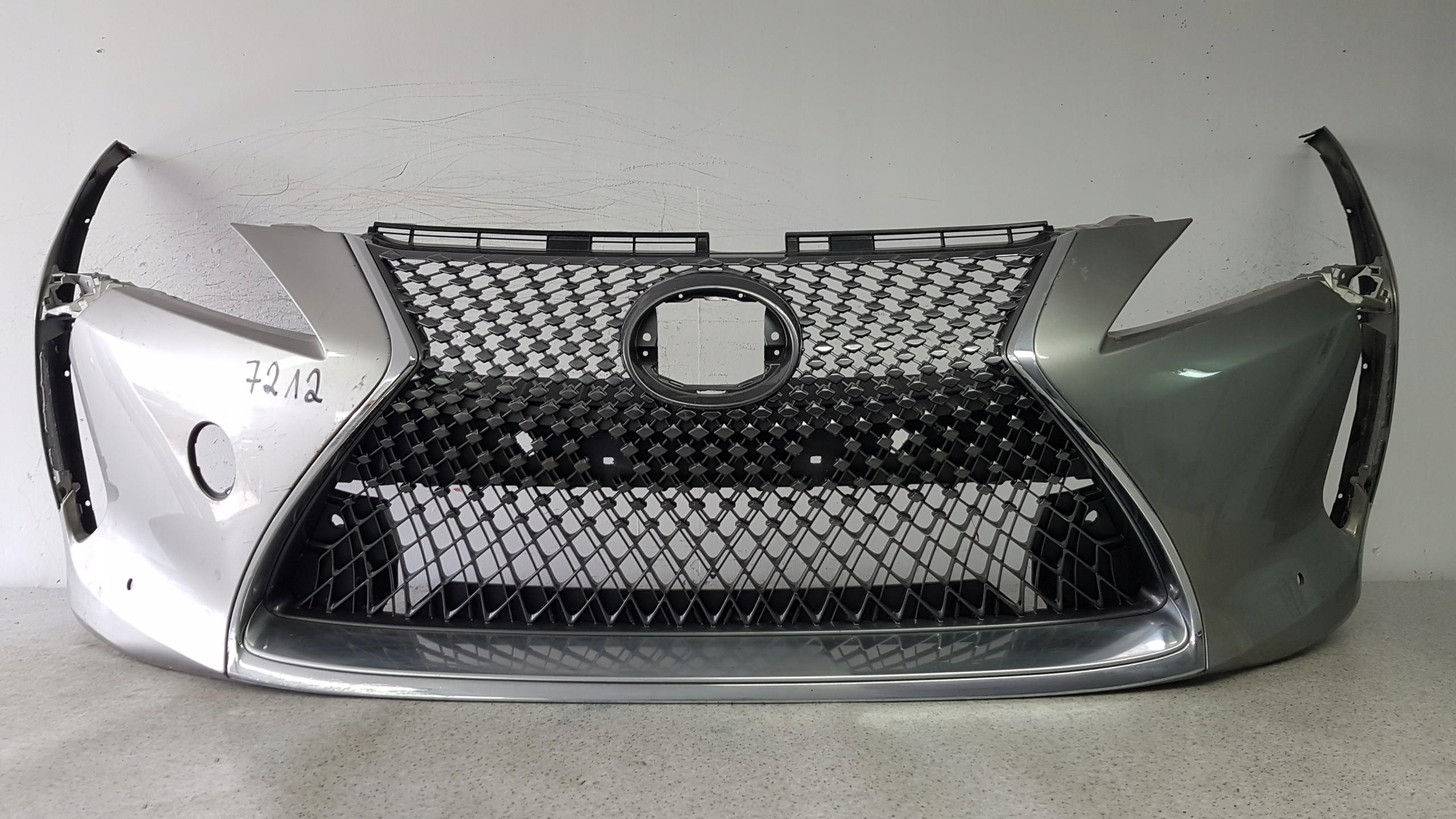 LEXUS LC LC500 nárazník předek 7212