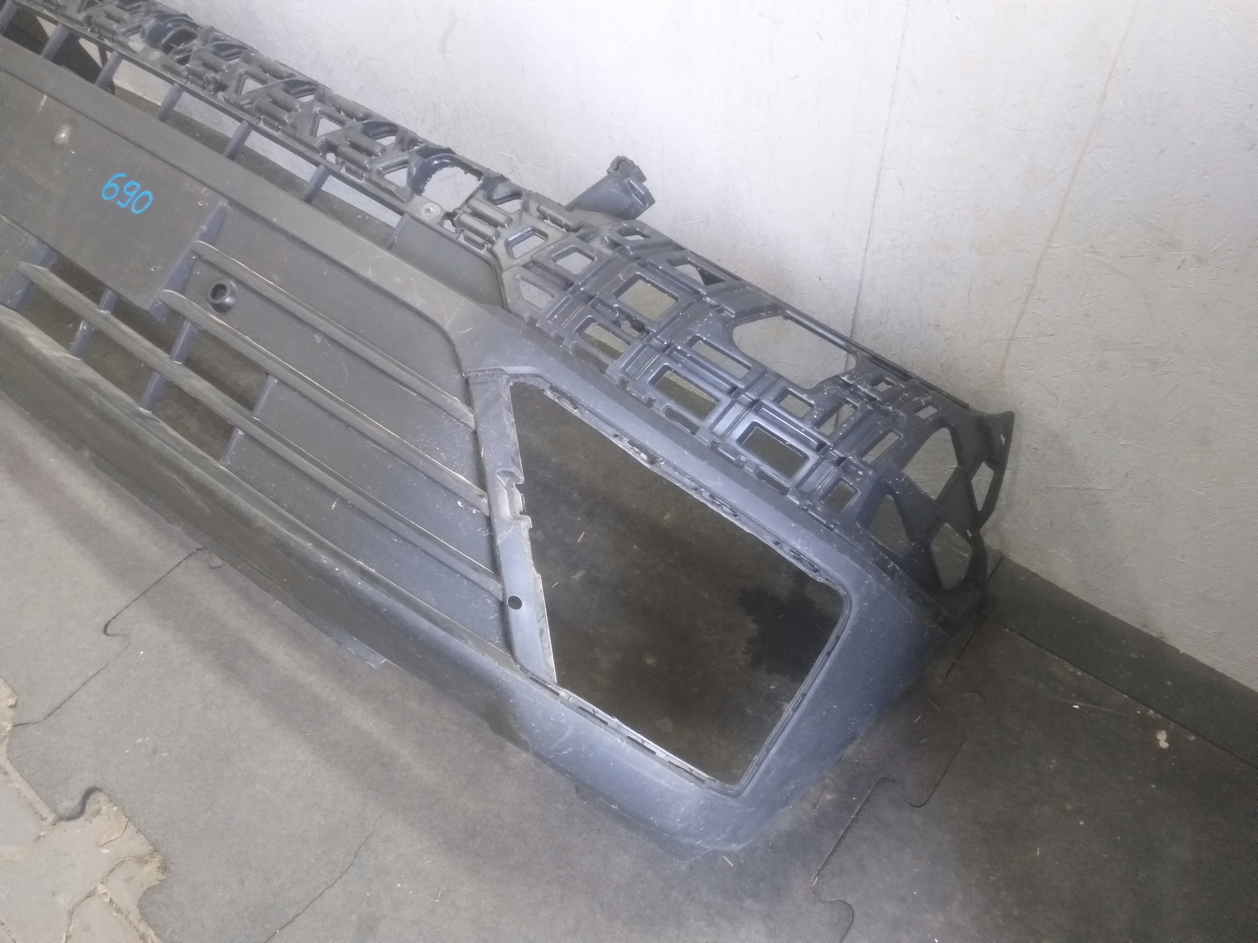 STOSSSTANGE VORNE VW CRAFTER 7C0