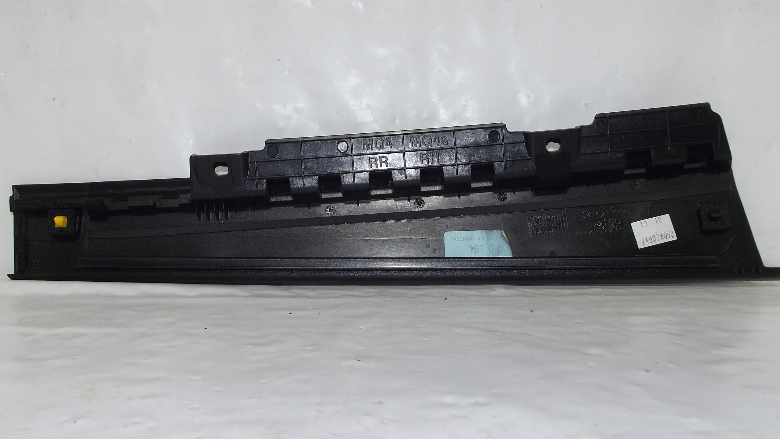 Kia Sorento IV moulding door right front 83260-P2000
