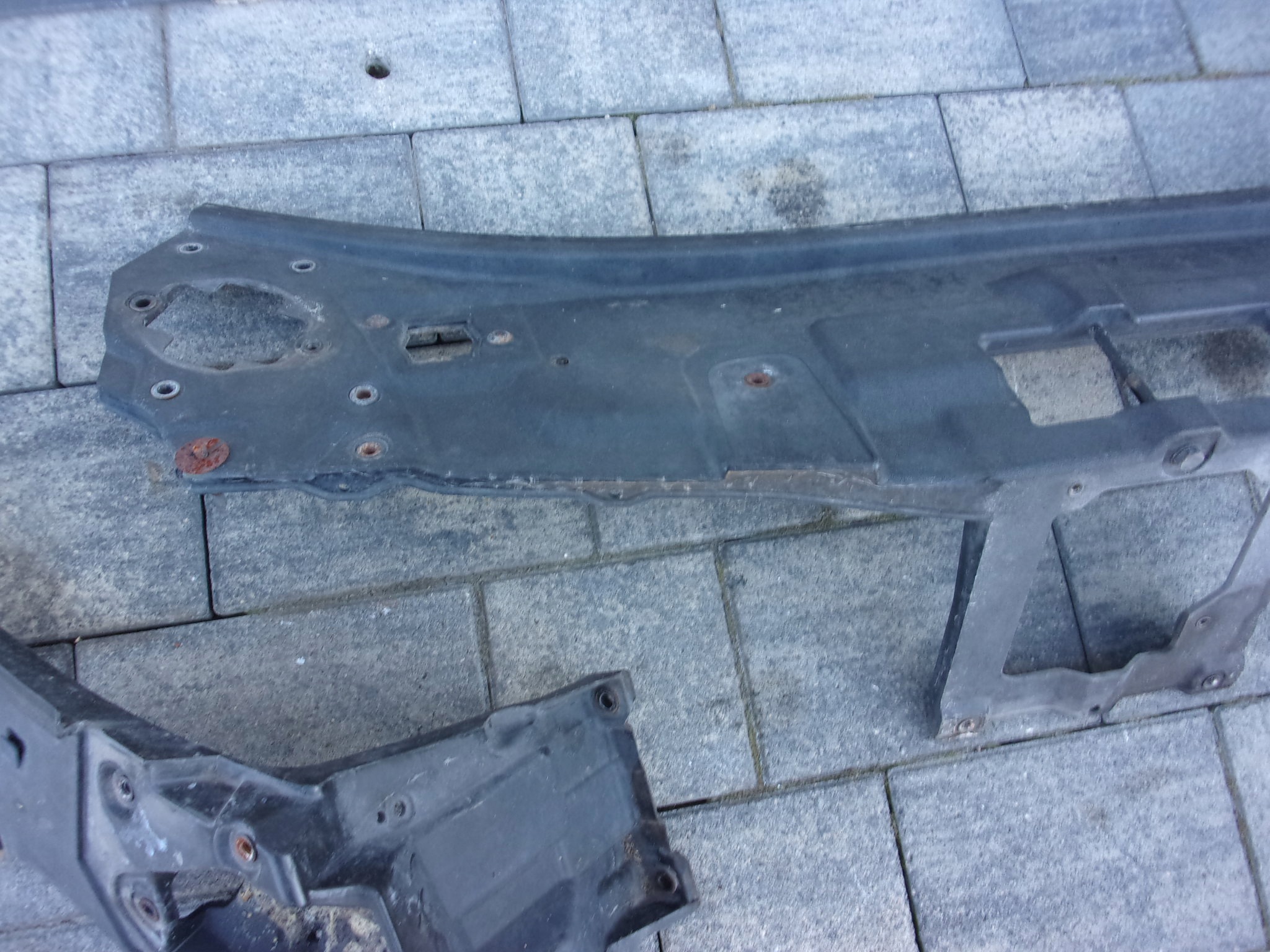 MERCEDES CL 216 W216 CL 500 support panel for radiators upper pillar A2166200072