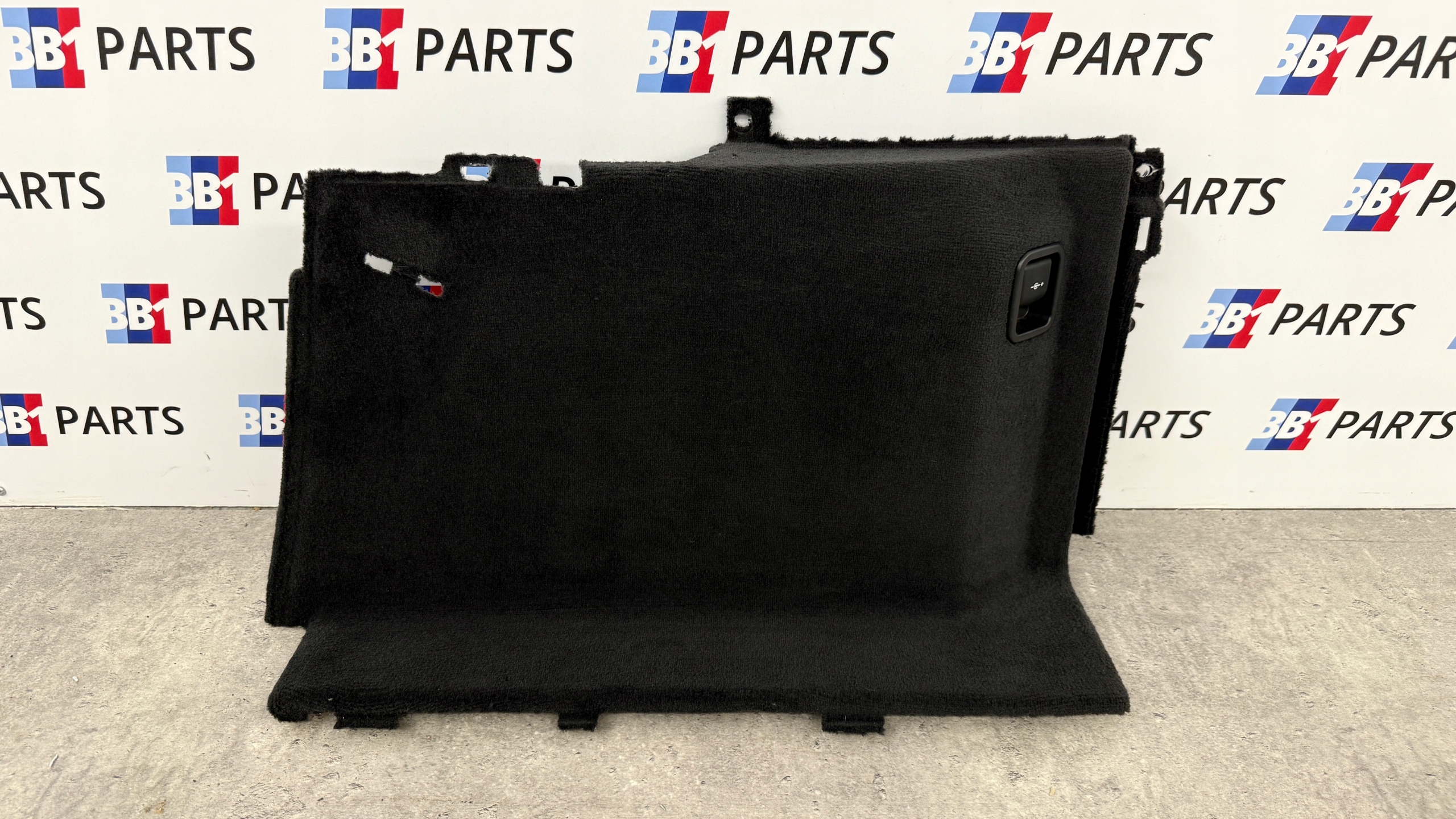 BMW G31 side sump boot cover right 7437918