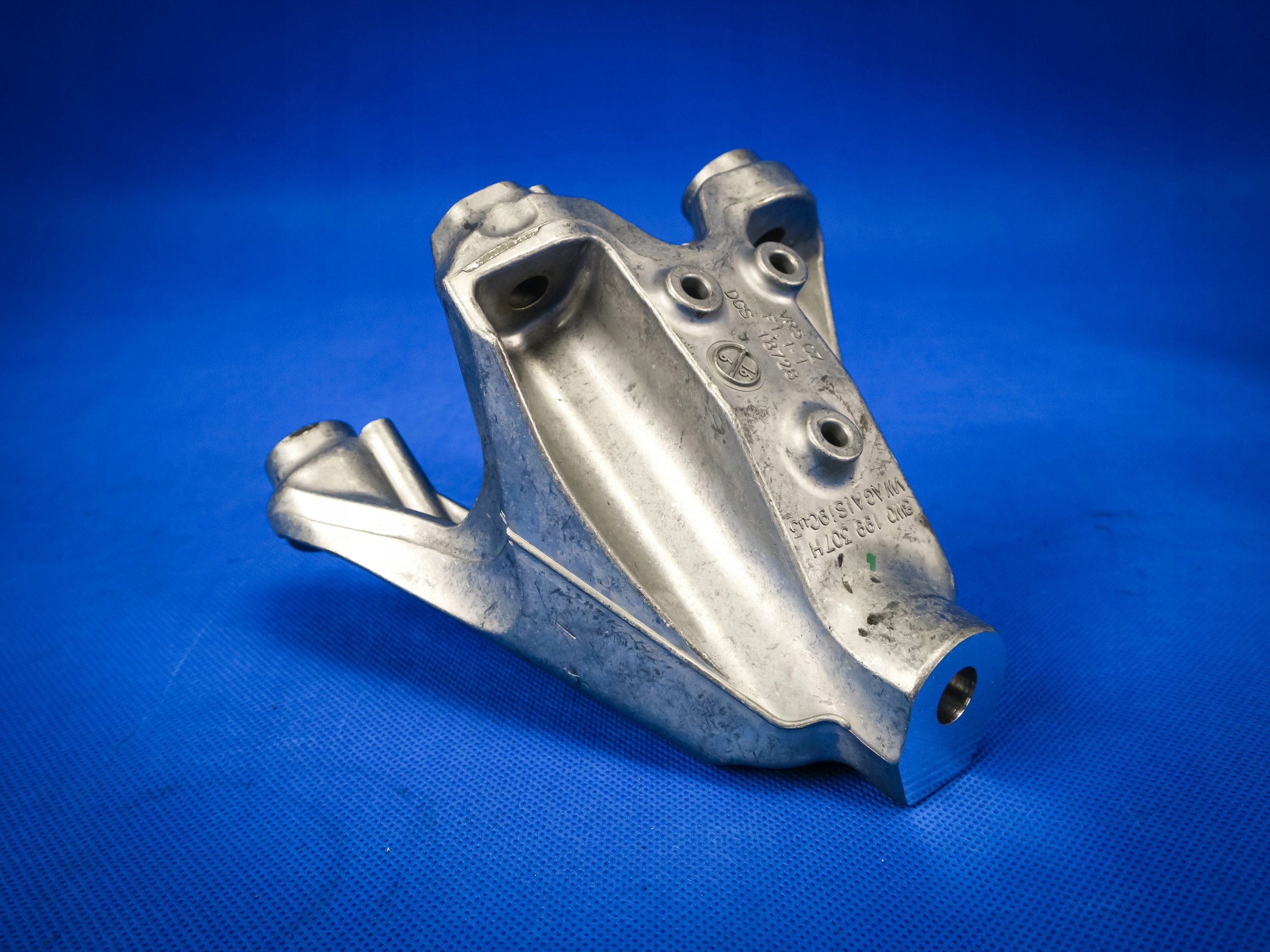 bearing engine mount Audi A4 A5 8W Q5 8W0199307H