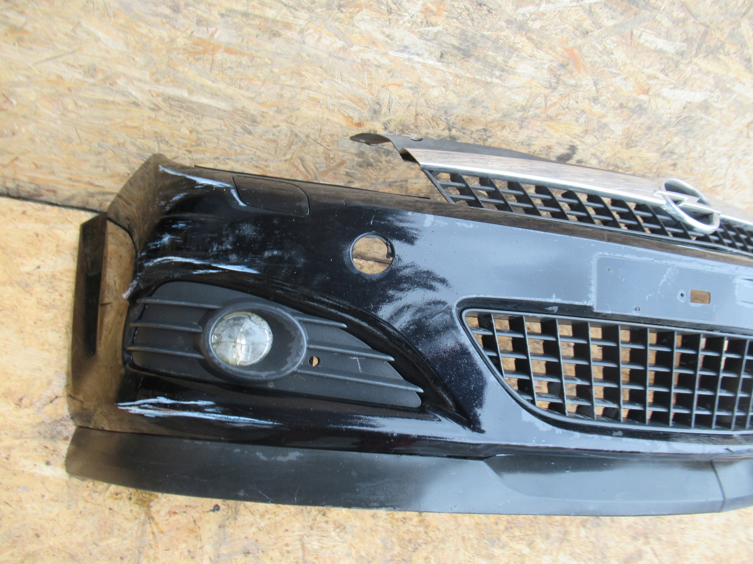 Zderzak przód Opel Astra III GTC Strona zabudowy przód