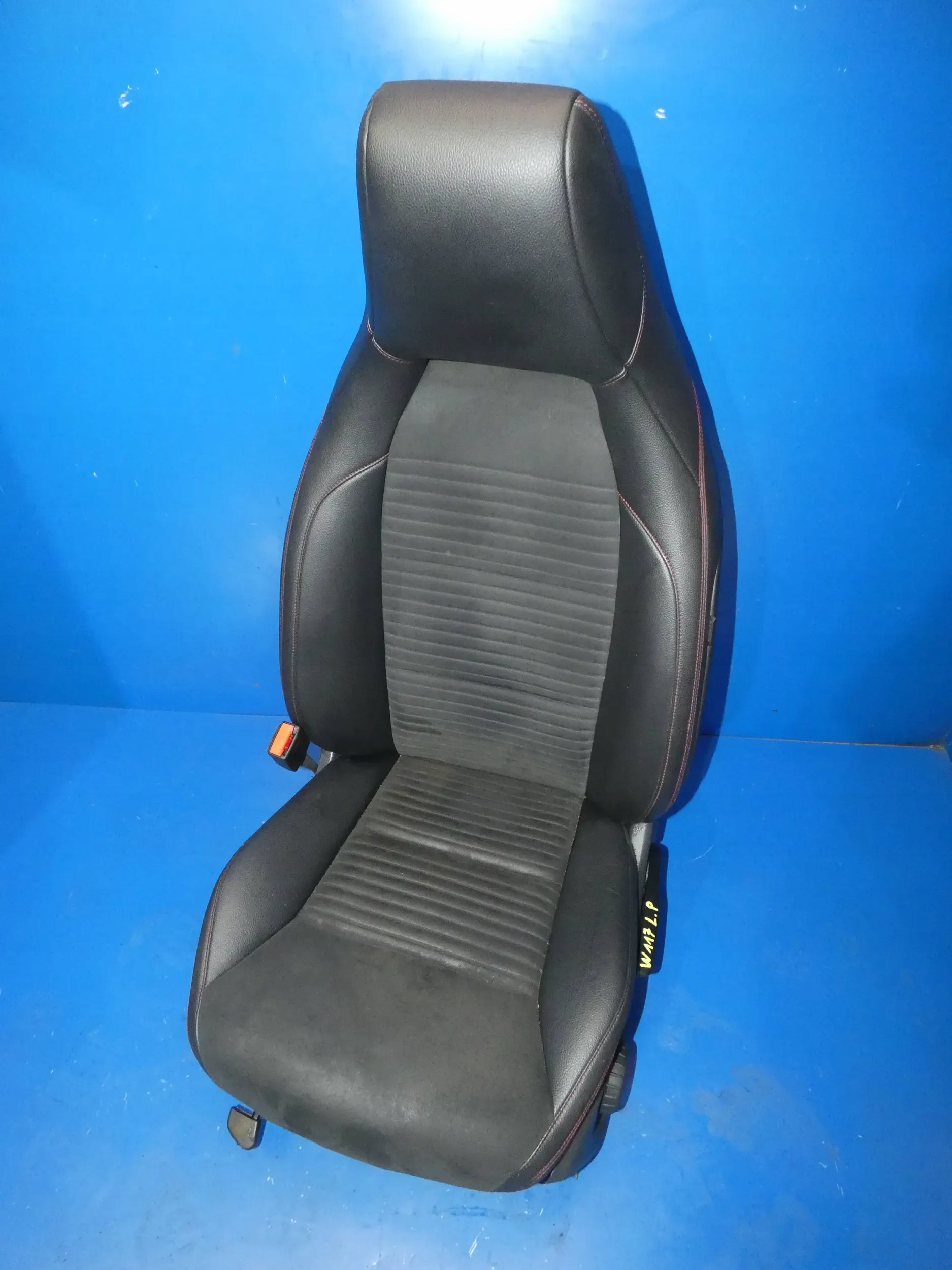 Mercedes-Benz CLA W117 seat left driver´s AMG