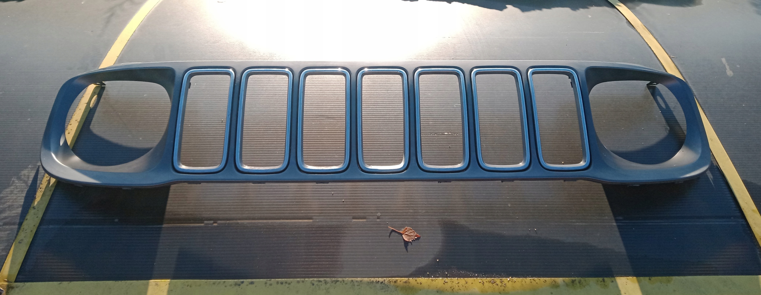 Jeep Renegade BU Kühlergrill FRONTGRILL Kühlergitter 52088680 - Thumbnail 1