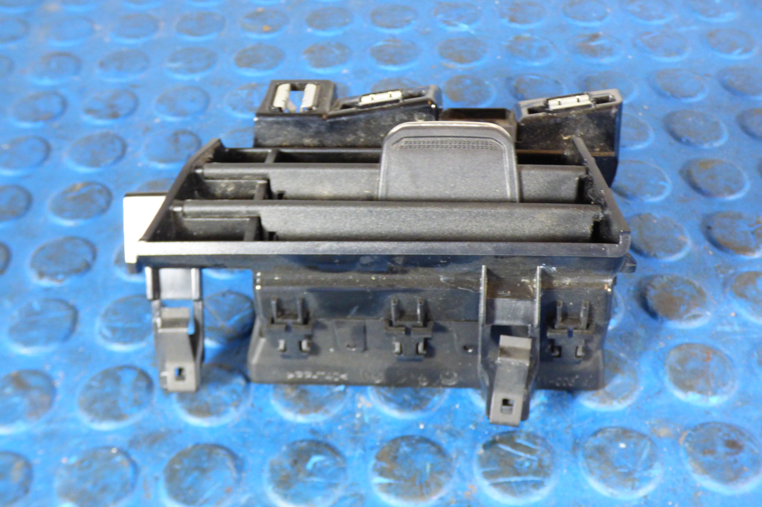 grid air conditioning devices 687516580R st.BDB RENAULT CLIO V