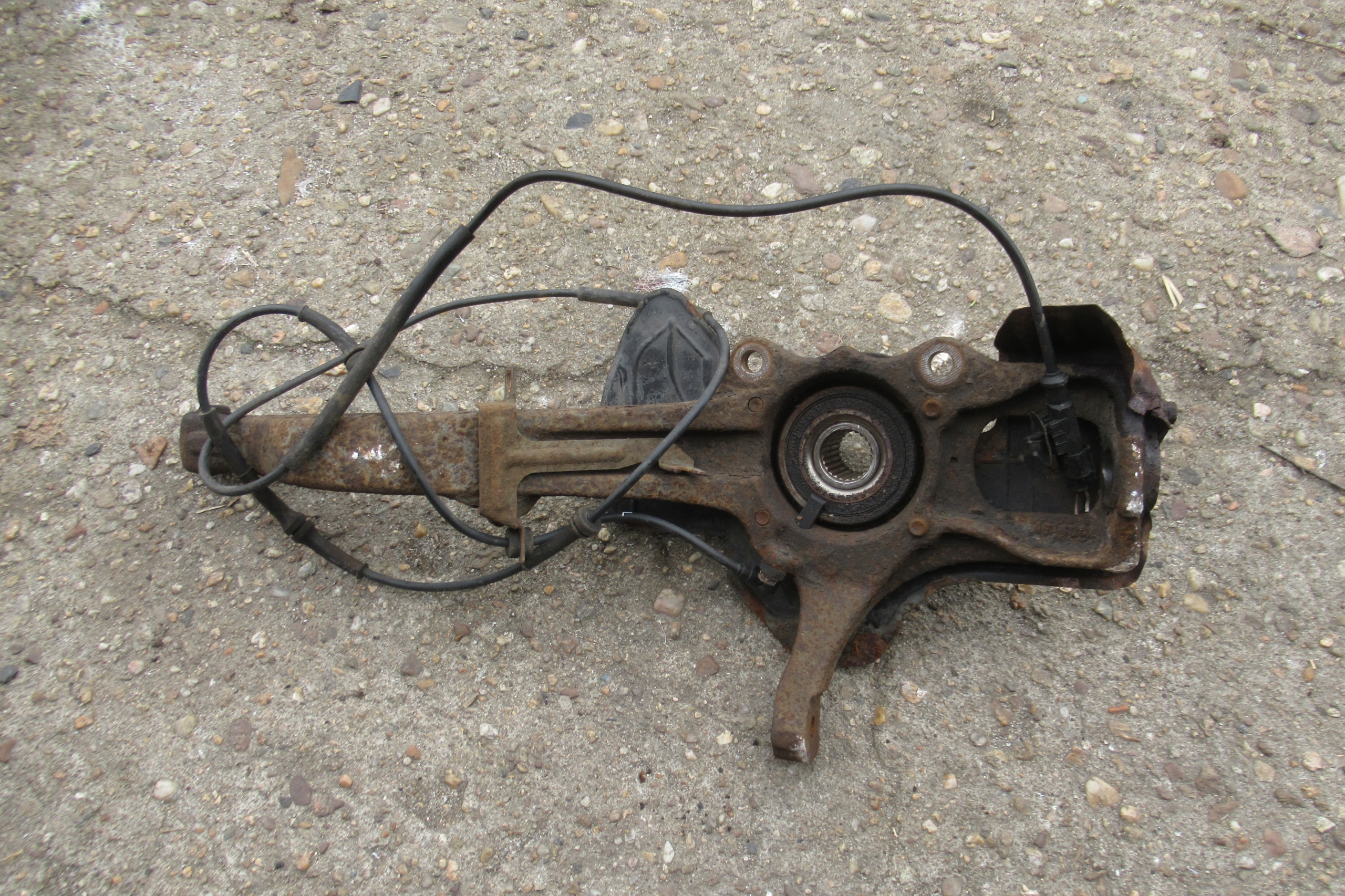 ALFA 147 1.6 TS 05R otoč levý předek