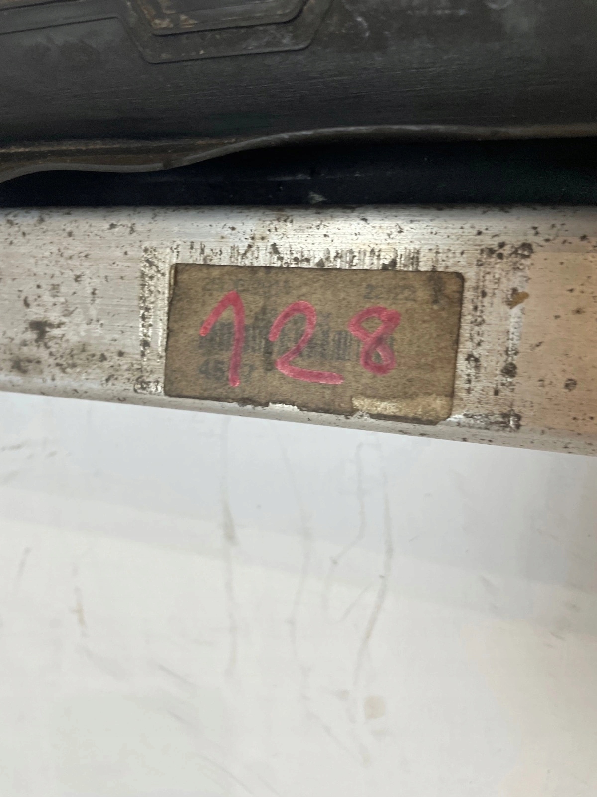pillar sider front lower below radiator Opel Adam
