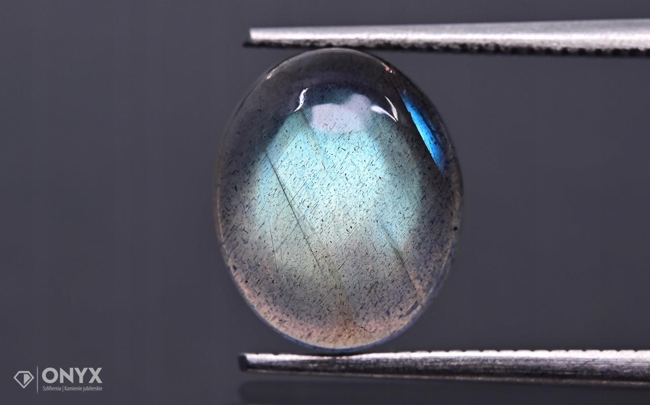 Labradorit kabošon A ovál 11x9 mm