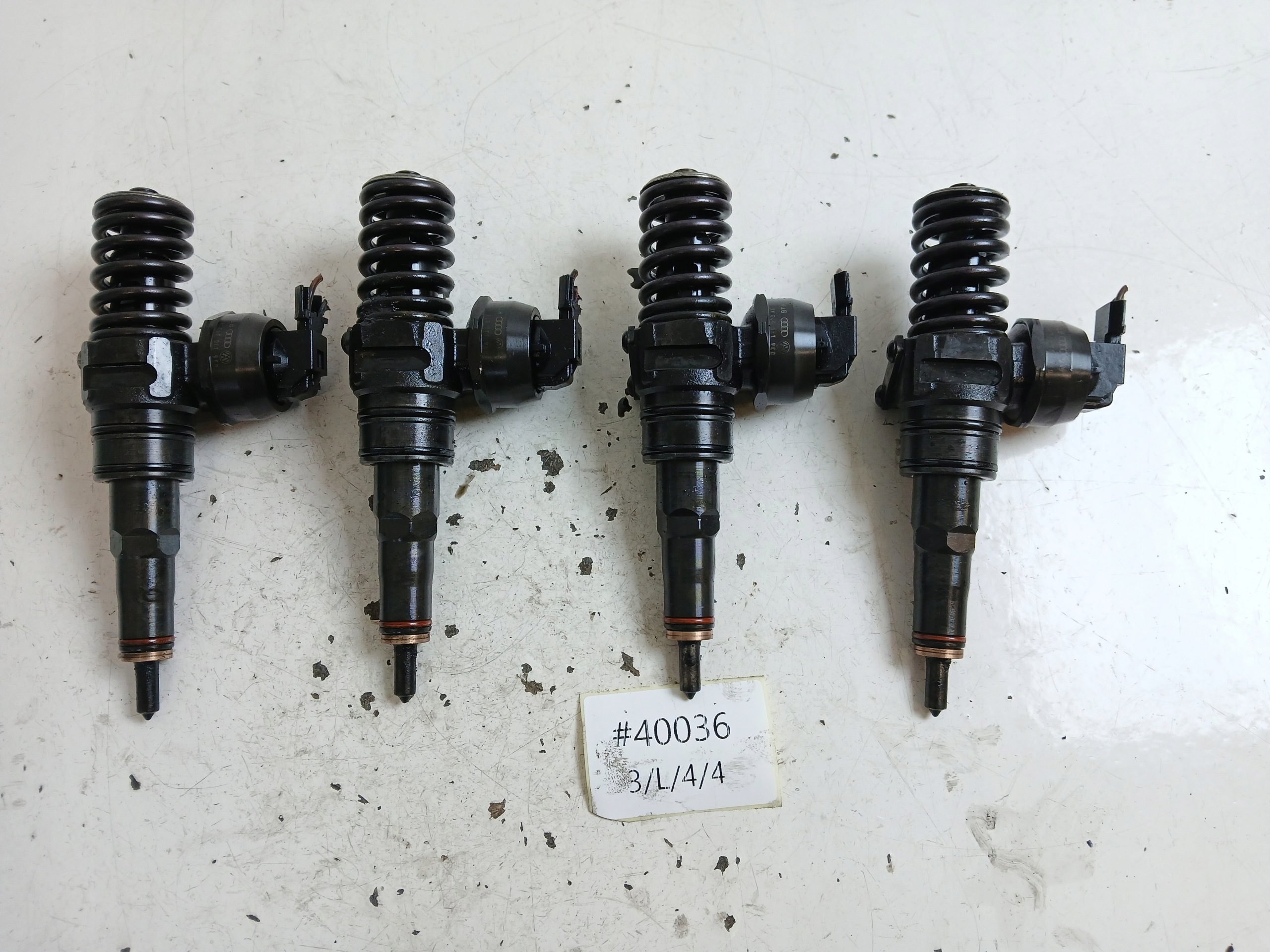 VW GOLF V TOURAN und PASSAT B6 1.9 TDI einspritzdüse 038130073AG