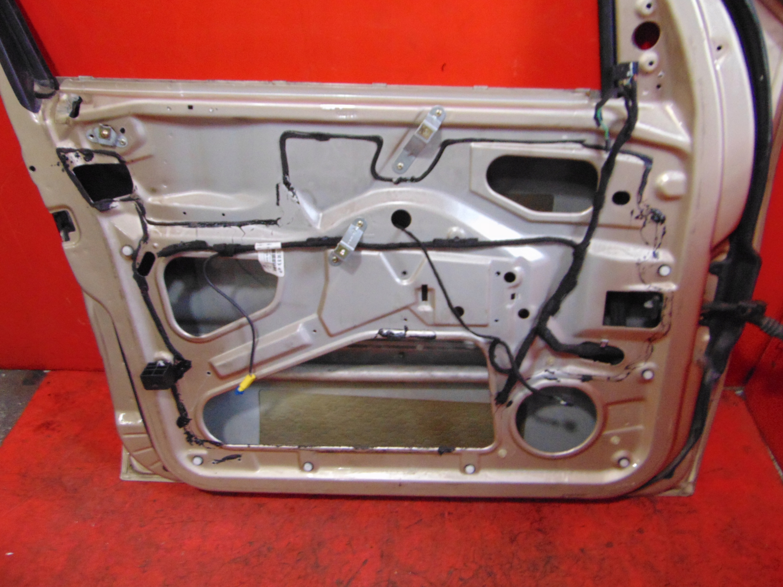 MERCEDES ML W163 door left front front 693 693U