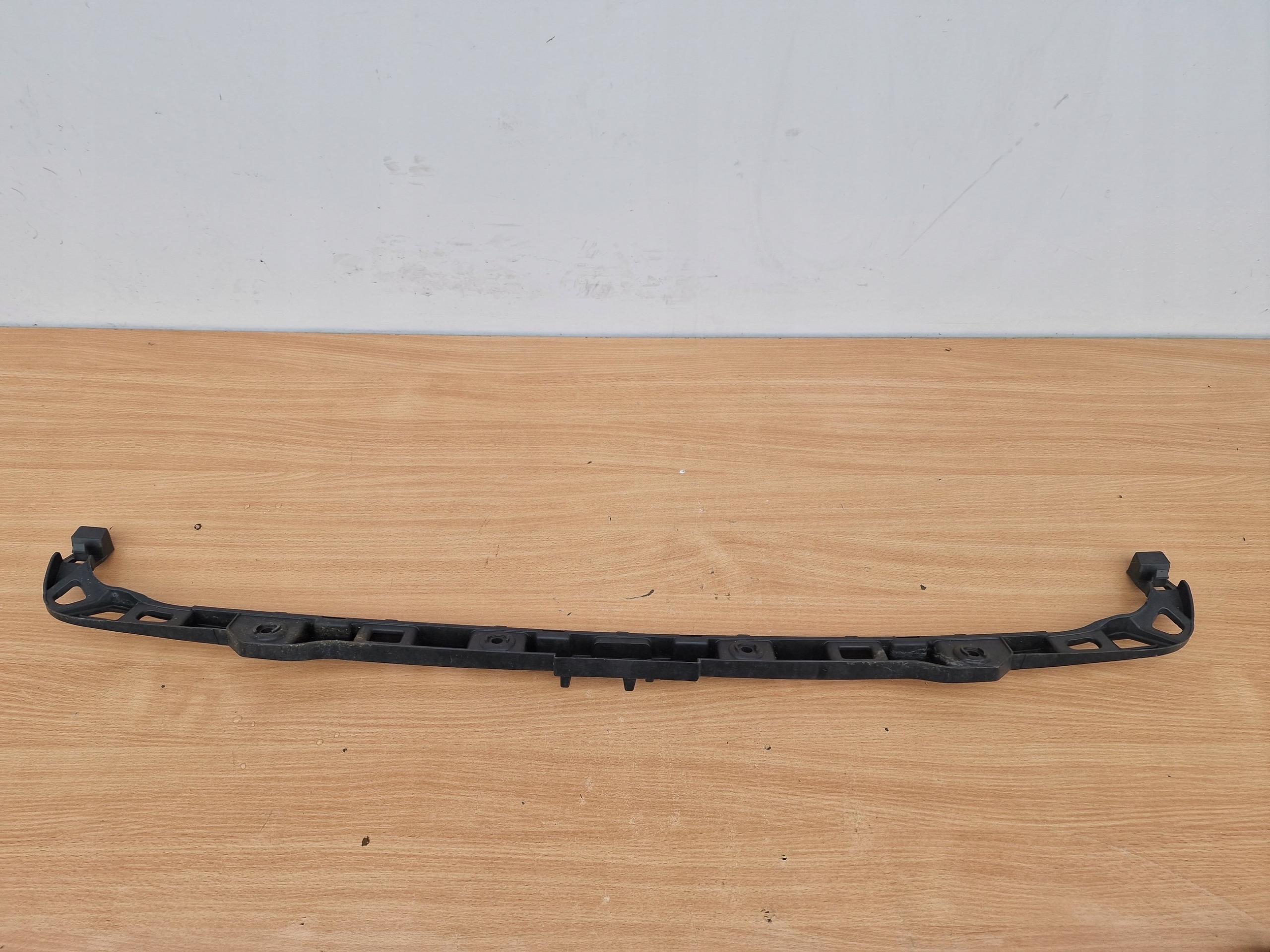VW GOLF 6 VI HB bumper bracket rear part central 5K6