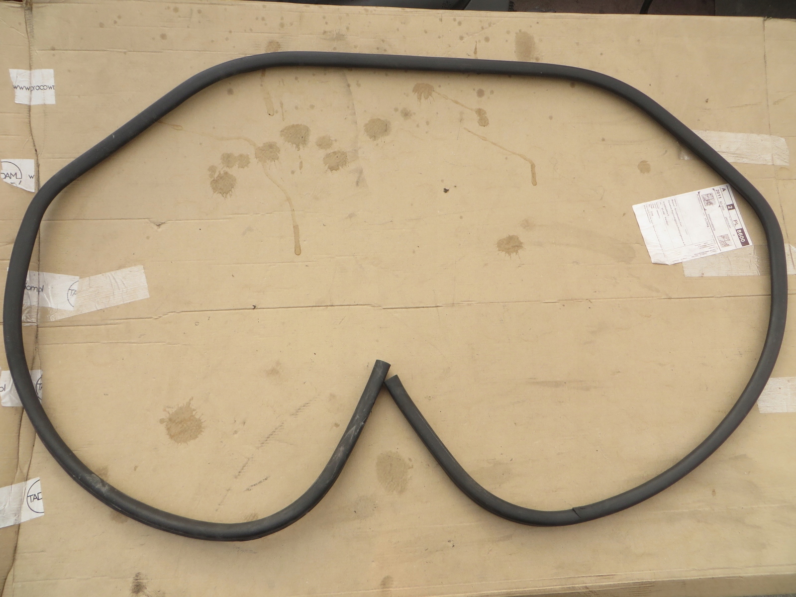 2012R BMW 5 F10 F11 прокладка капота моторного отсека