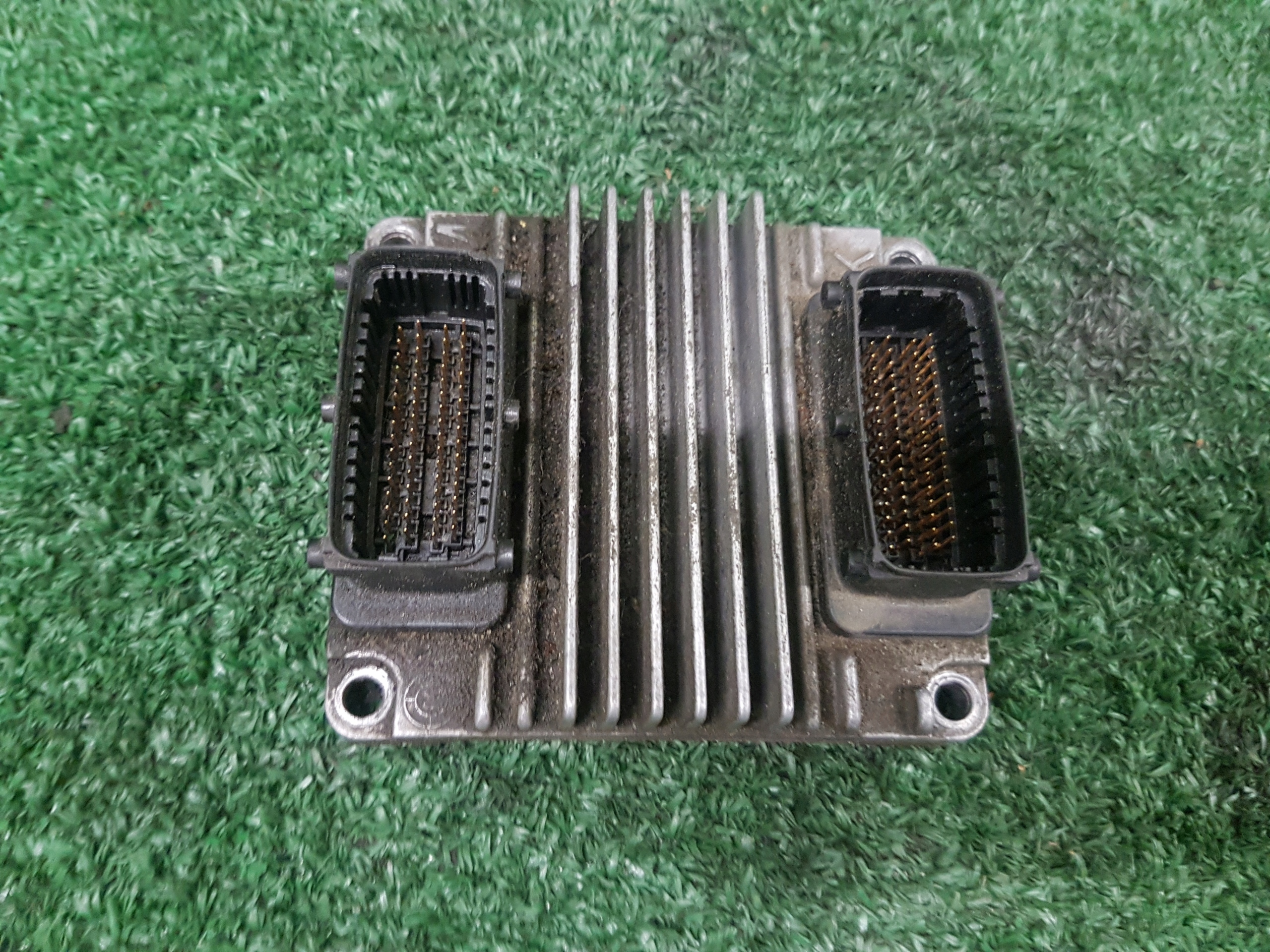 computer of the engine control unit OPEL CORSA C 8972333706