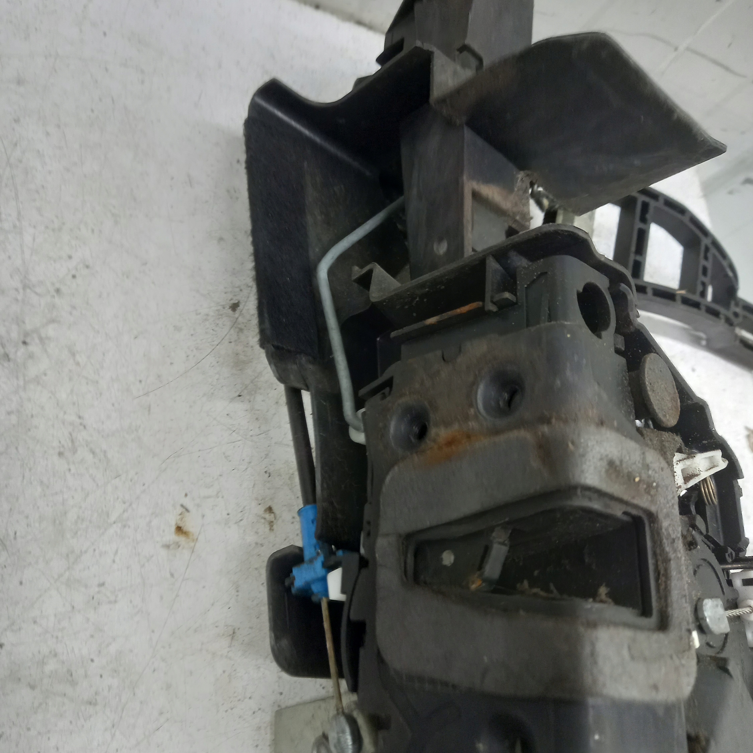 lock door left front FORD MONDEO MK 4 6 PIN 6M2-R21813EC