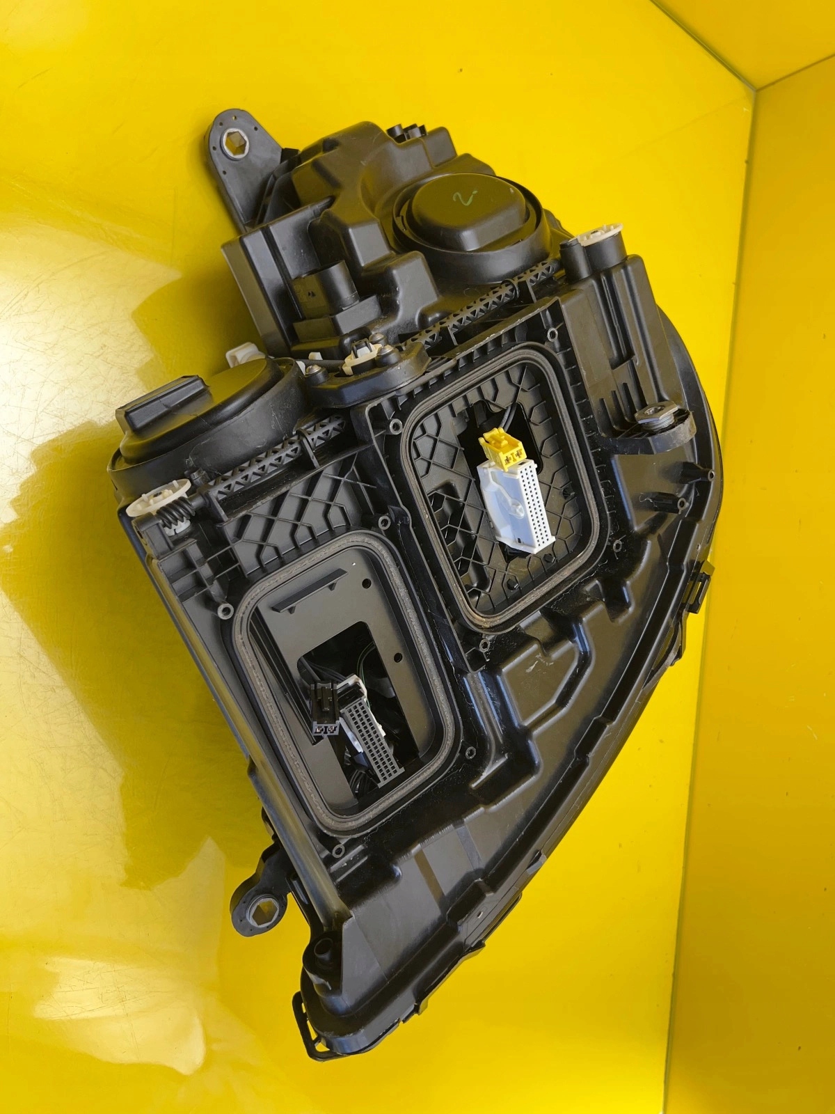 light right Mercedes E-Klasa W213 Lift Multibeam A2139066810