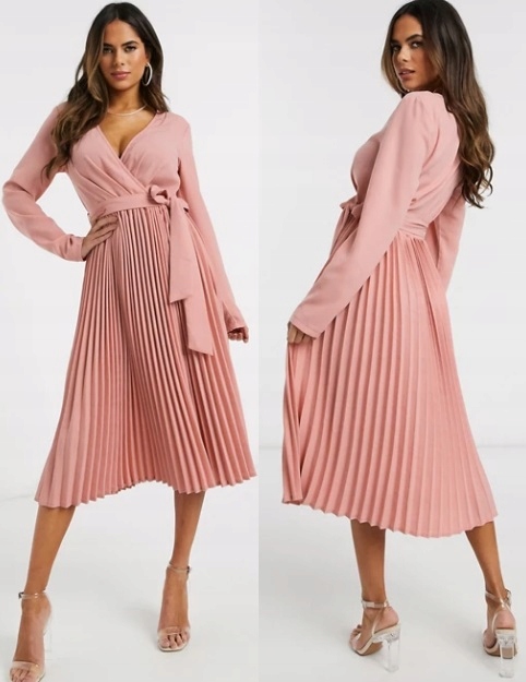 

Prettylittlething sukienka pudrowa plisowana 44
