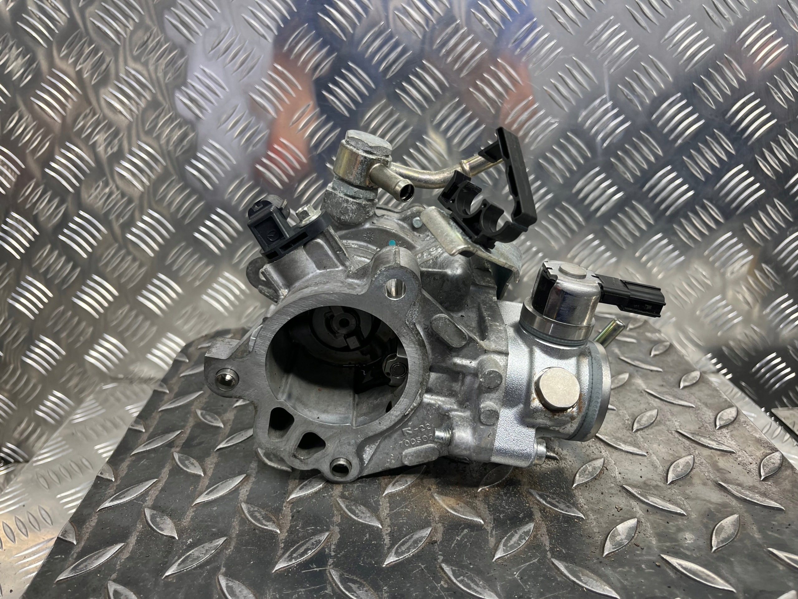 Pompa WYSOKIEGO pressione MAZDA CX3 PE22203F0 2.0 SKYACTIV