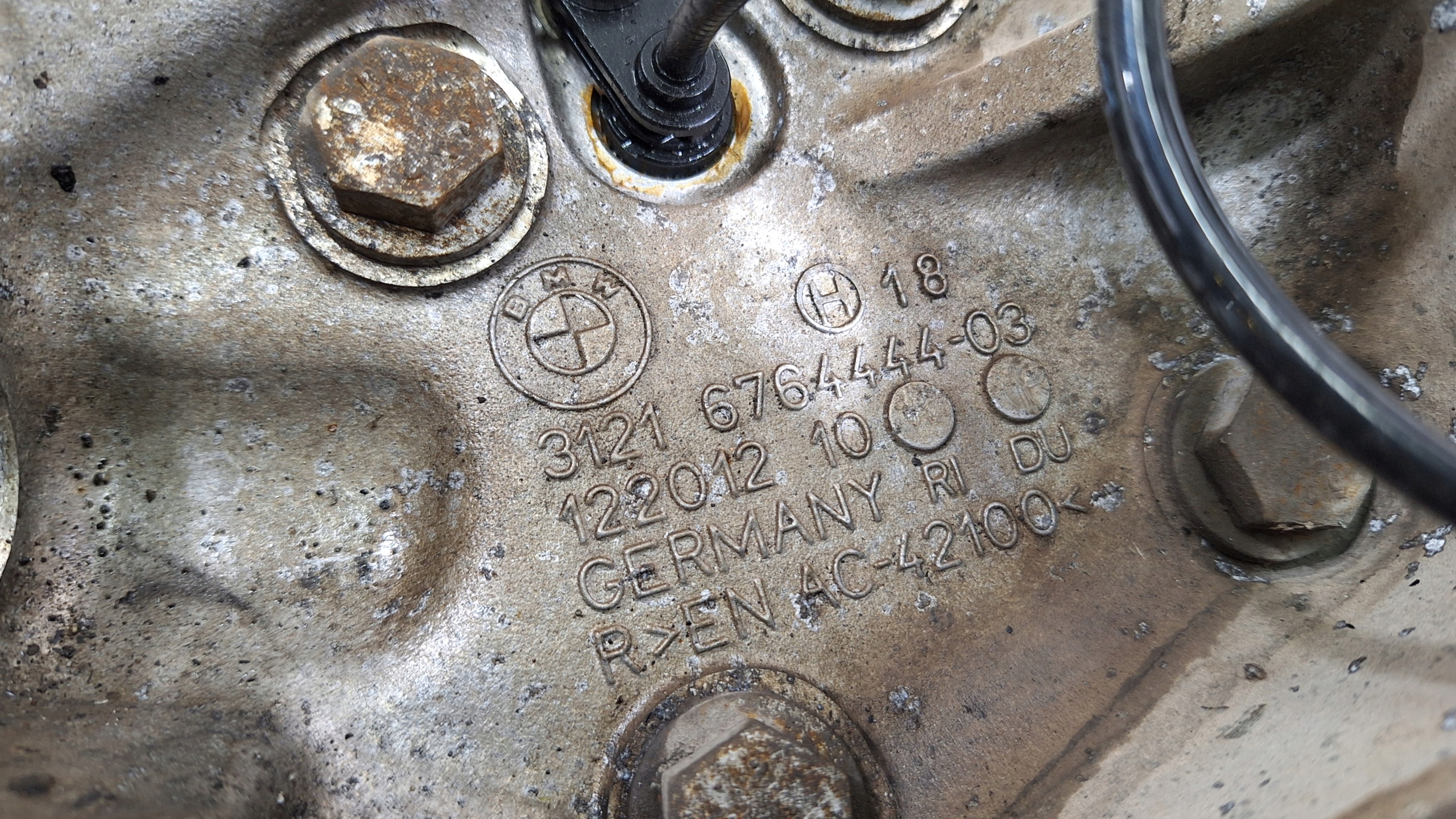 otoč čapu pravá predok 6764444 BMW E81 E87 E90 E91 E92 E93