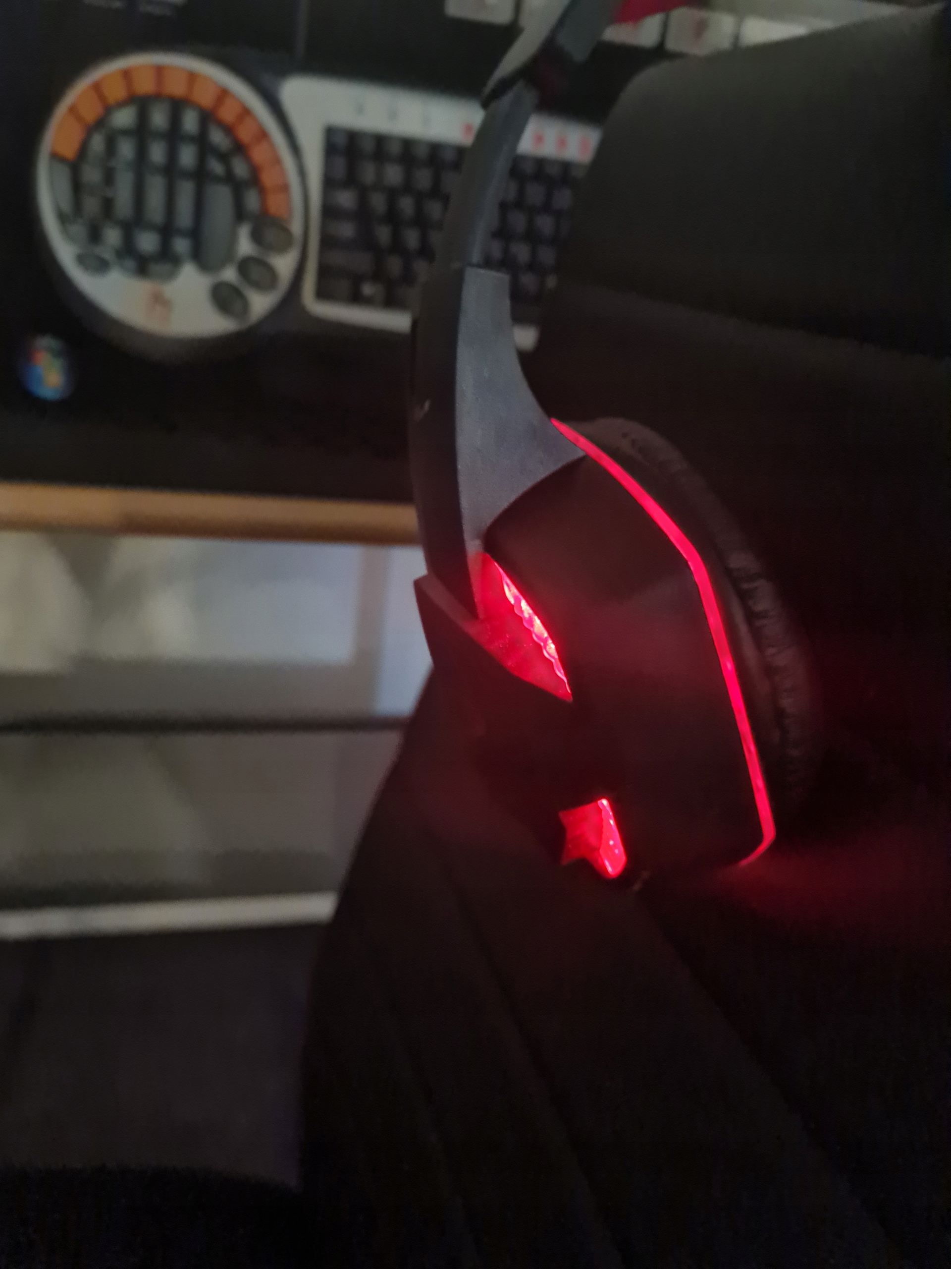 SŁUCHAWKI GAMINGOWE ZESTAW DLA GRACZY Z MIKROFONEM Kod producenta EGH400