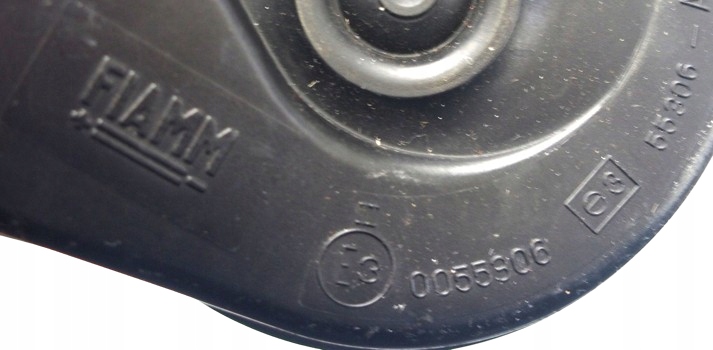 KLAKSON / SYGNAŁ DŹWIĘKOWY (PRAWY) OPEL DODGE JEEP A046495 Typ samochodu 4x4/SUV Samochody osobowe