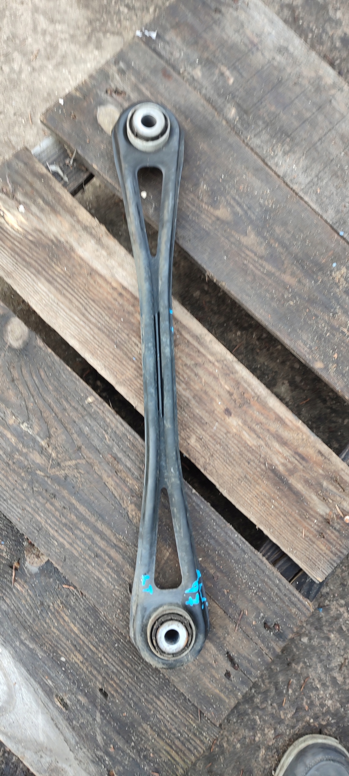 arm boczny rear left AUDI Q7 4L quattro 7L8501529A