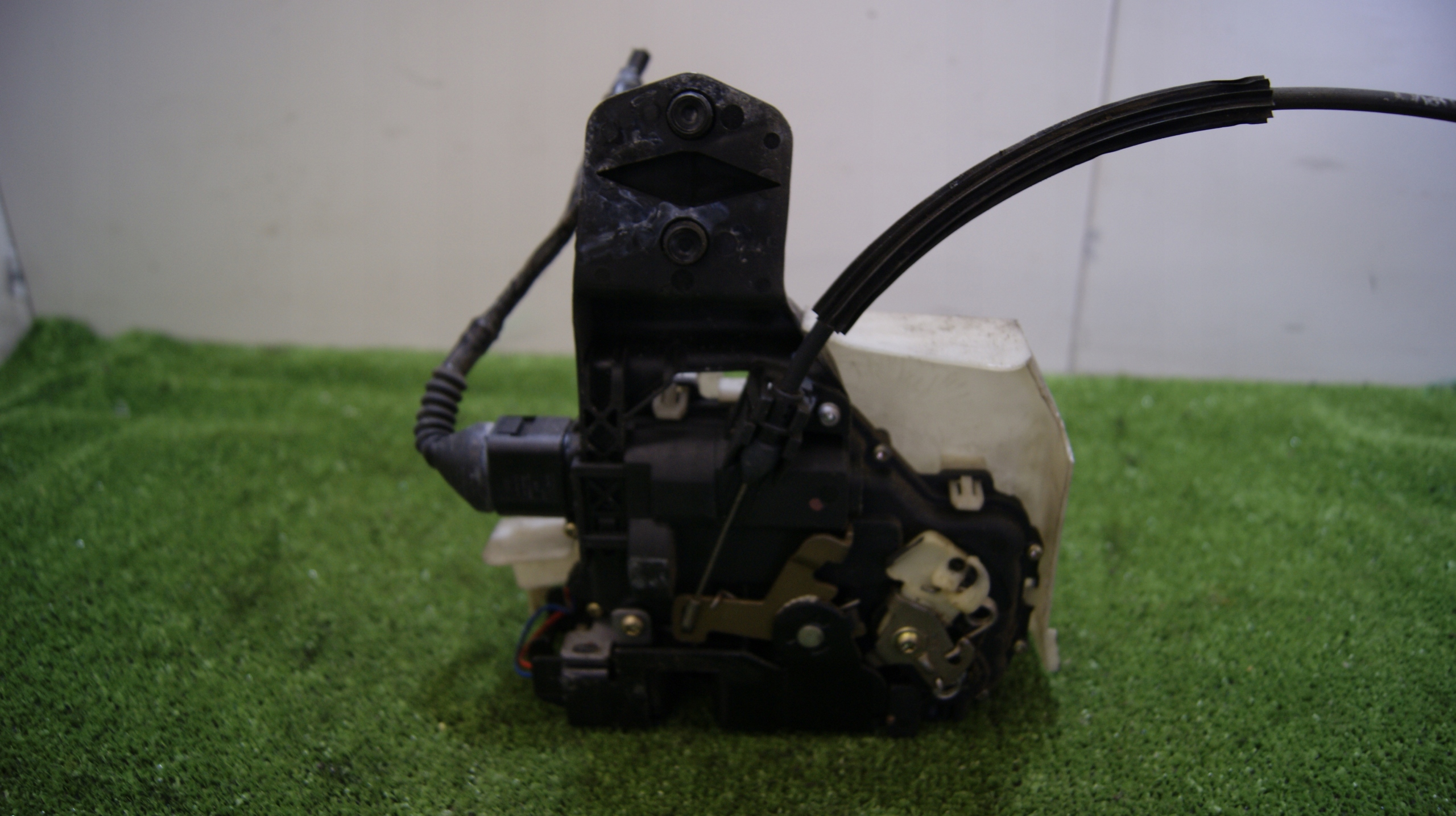 lock door right front VOLKSWAGEN PASSAT B5 FL 8 PIN